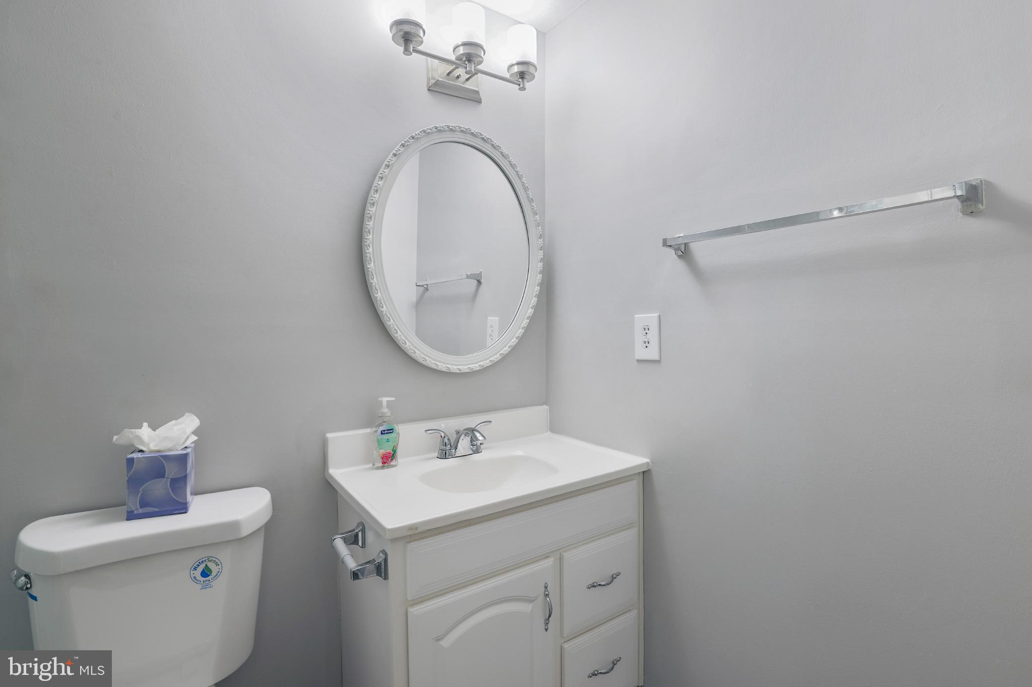 FALLS MANOR - Residential Lease