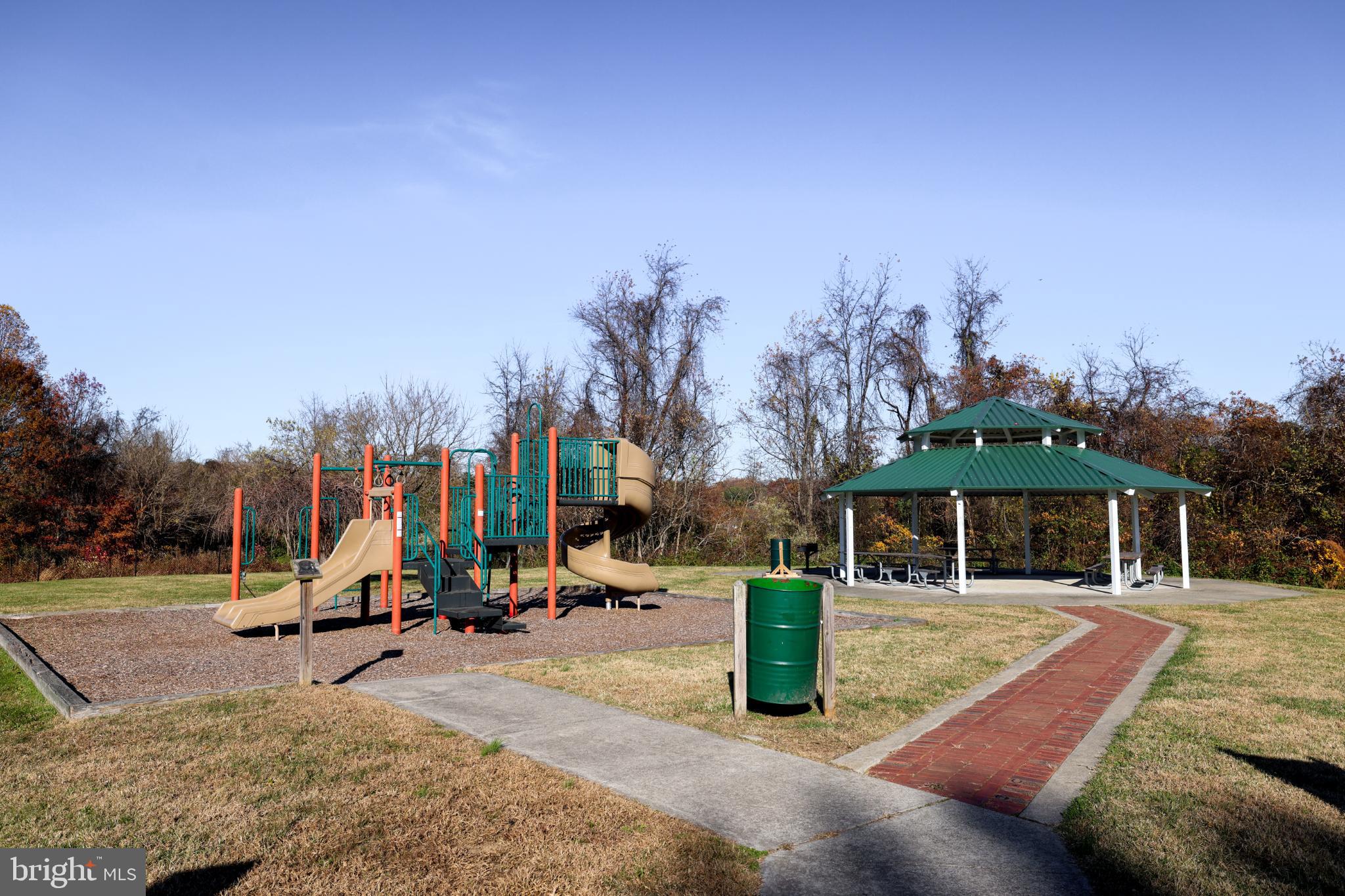 FALLS MANOR - Residential Lease