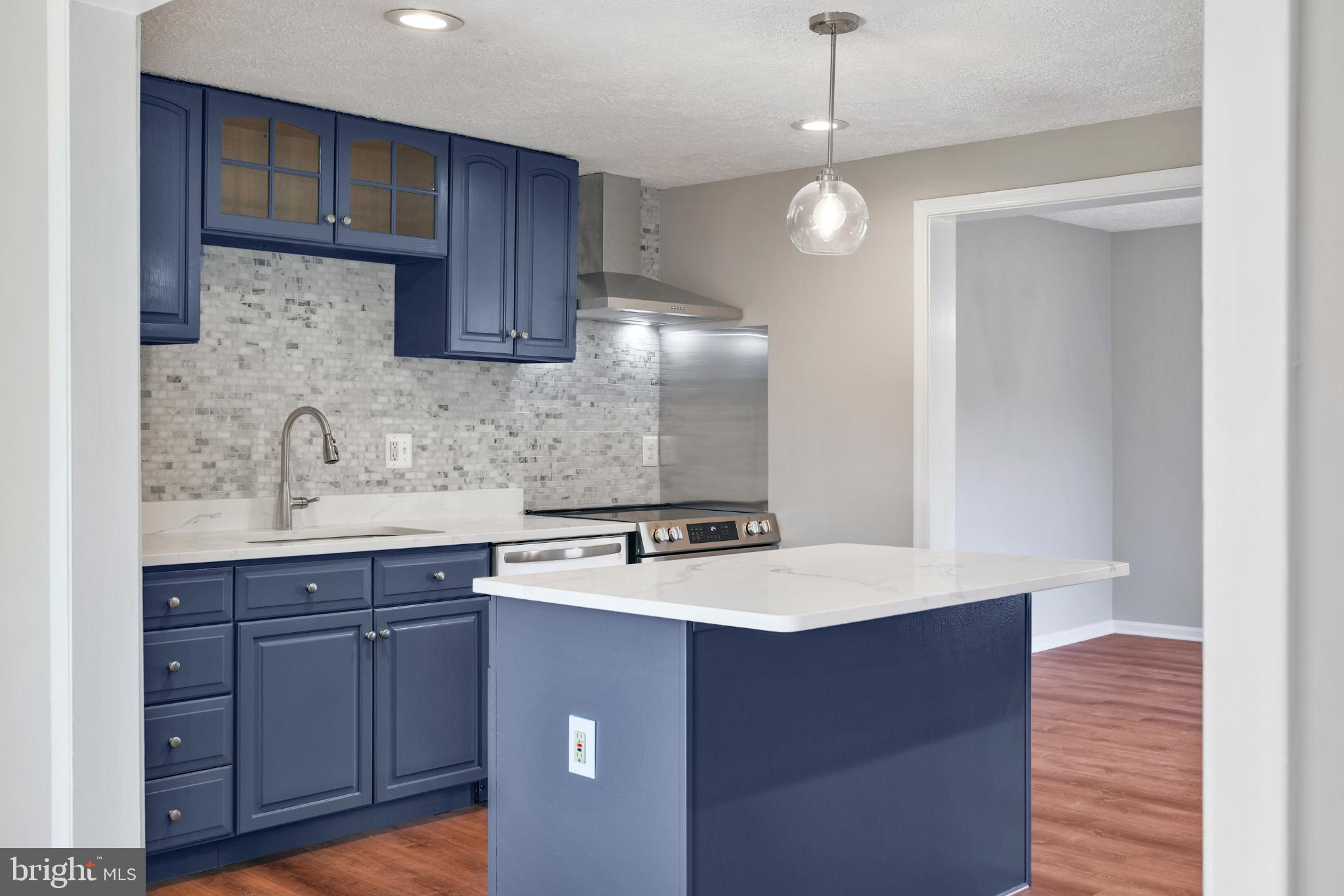 FALLS MANOR - Residential Lease