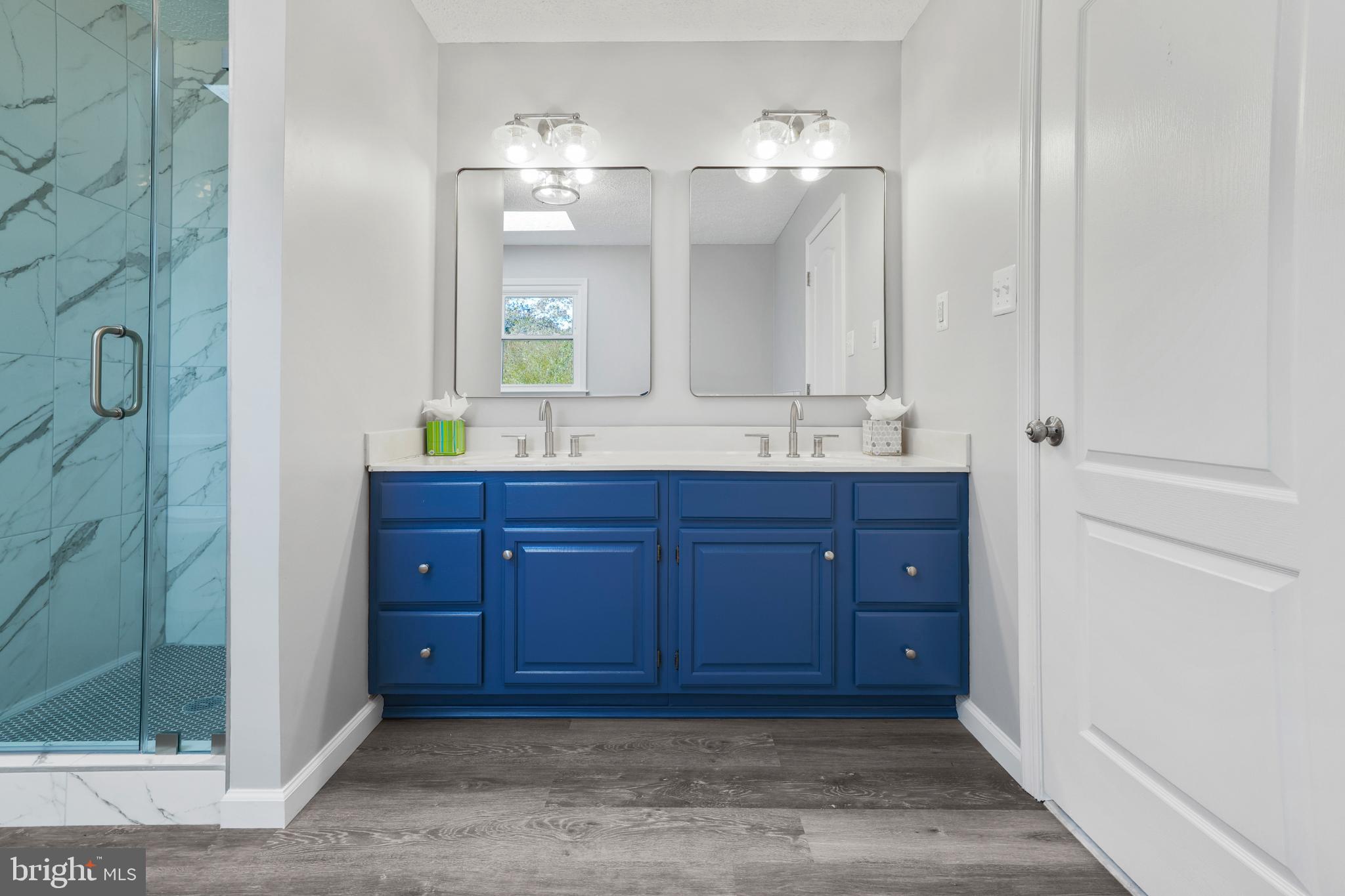 FALLS MANOR - Residential Lease