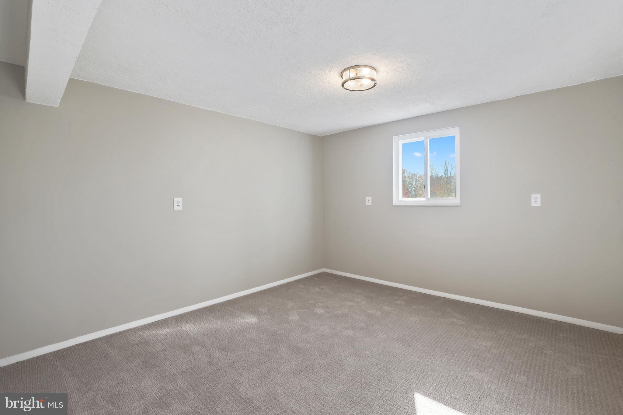 FALLS MANOR - Residential Lease