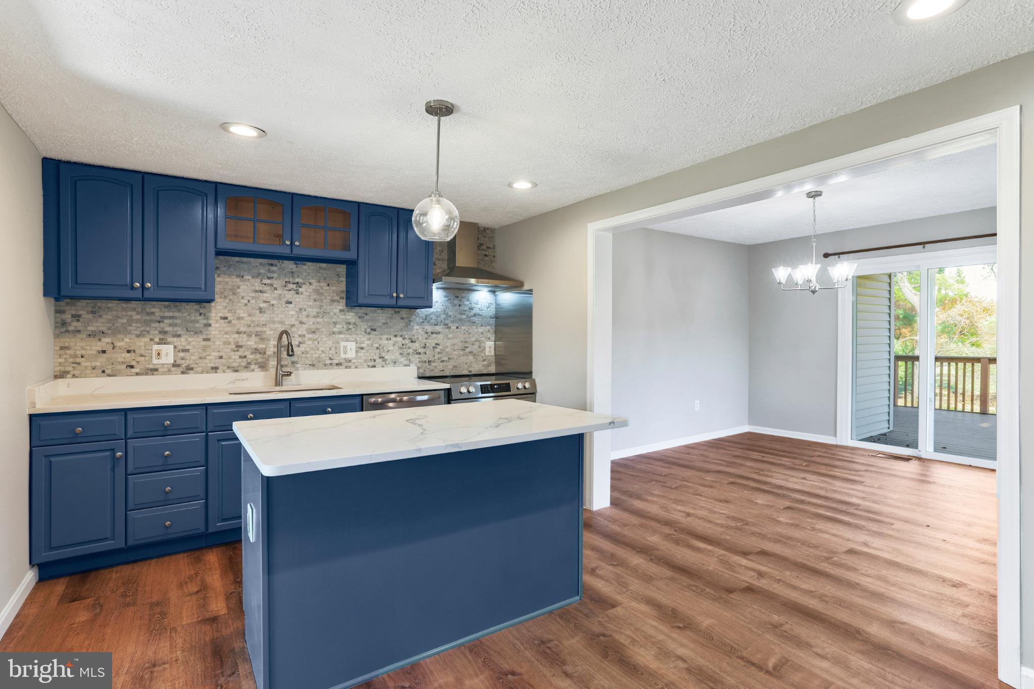 FALLS MANOR - Residential Lease