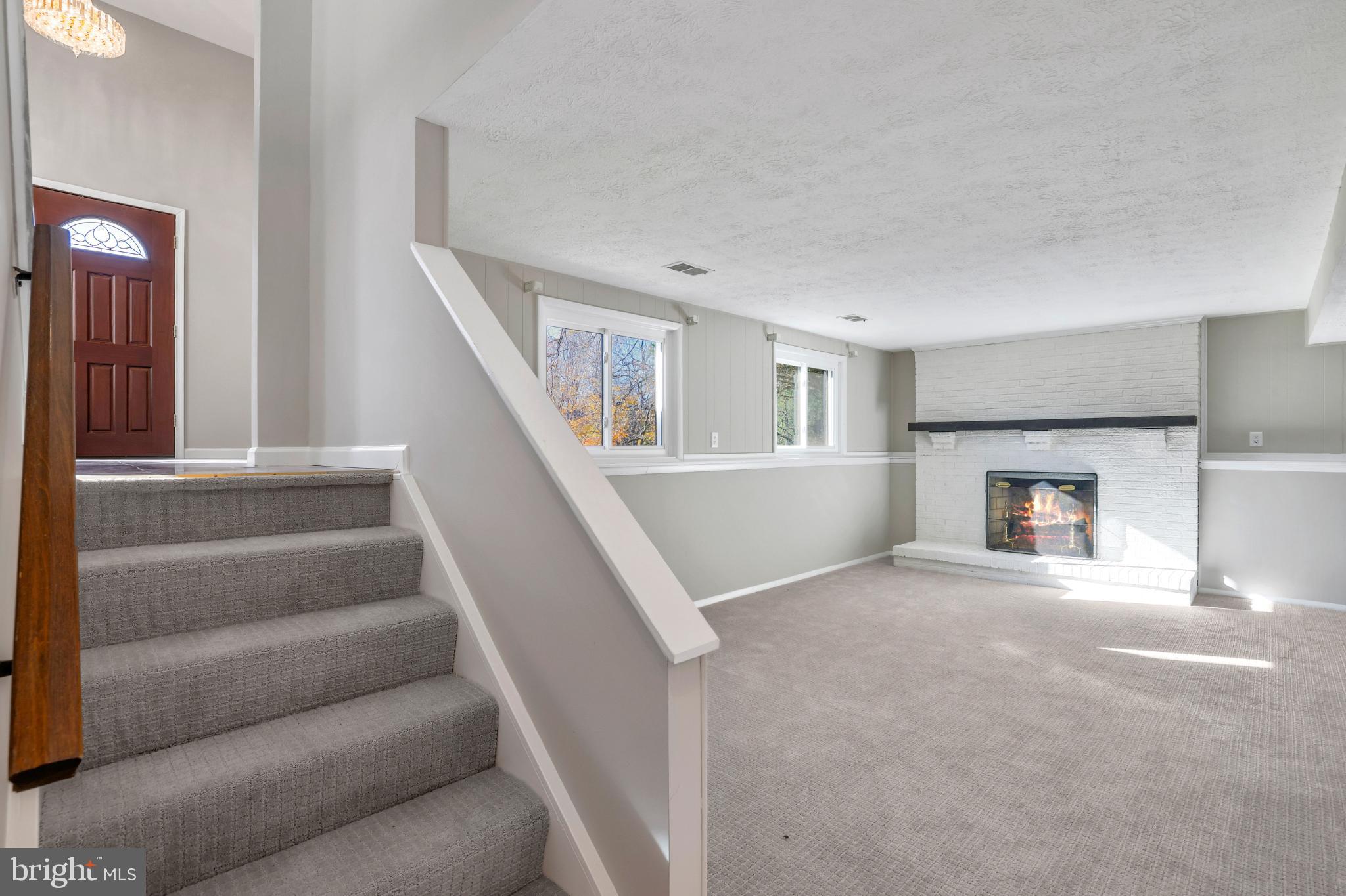 FALLS MANOR - Residential Lease