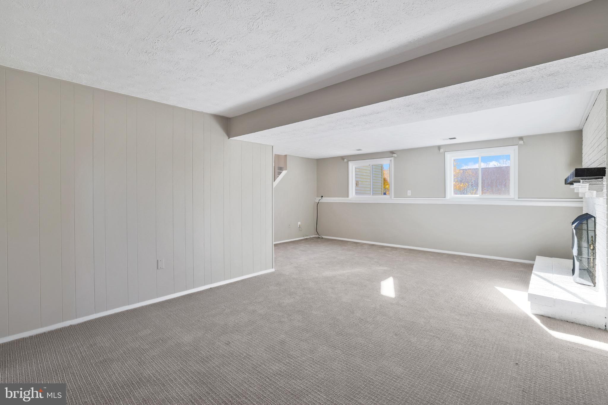 FALLS MANOR - Residential Lease