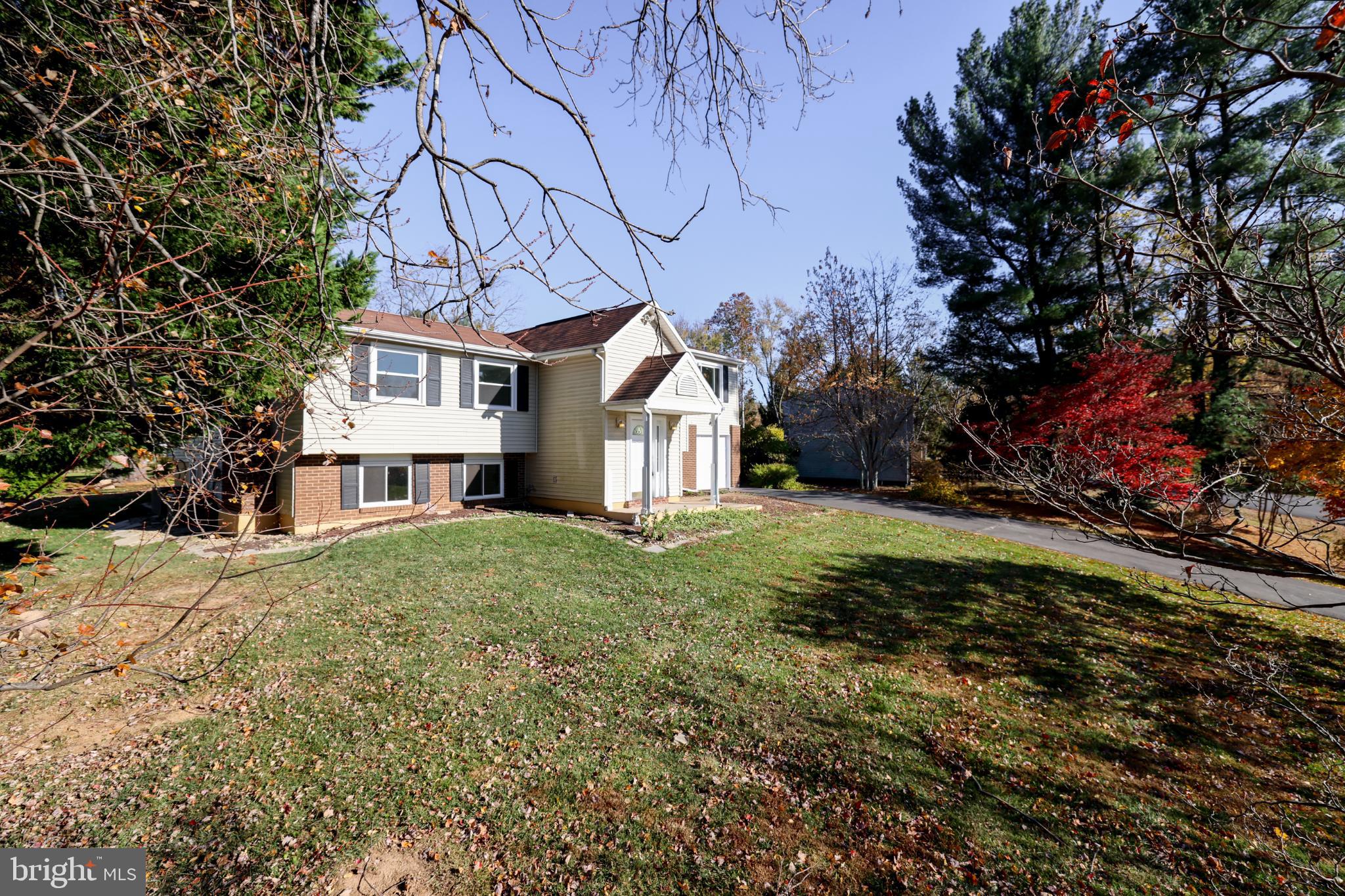 FALLS MANOR - Residential Lease