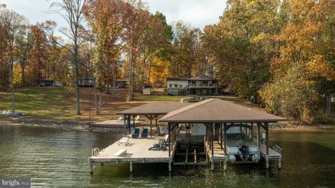 2841 BLOUNT DRIVE BUMPASS VA 23024