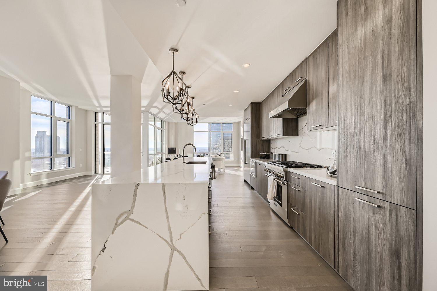 HARBOR EAST - Residential