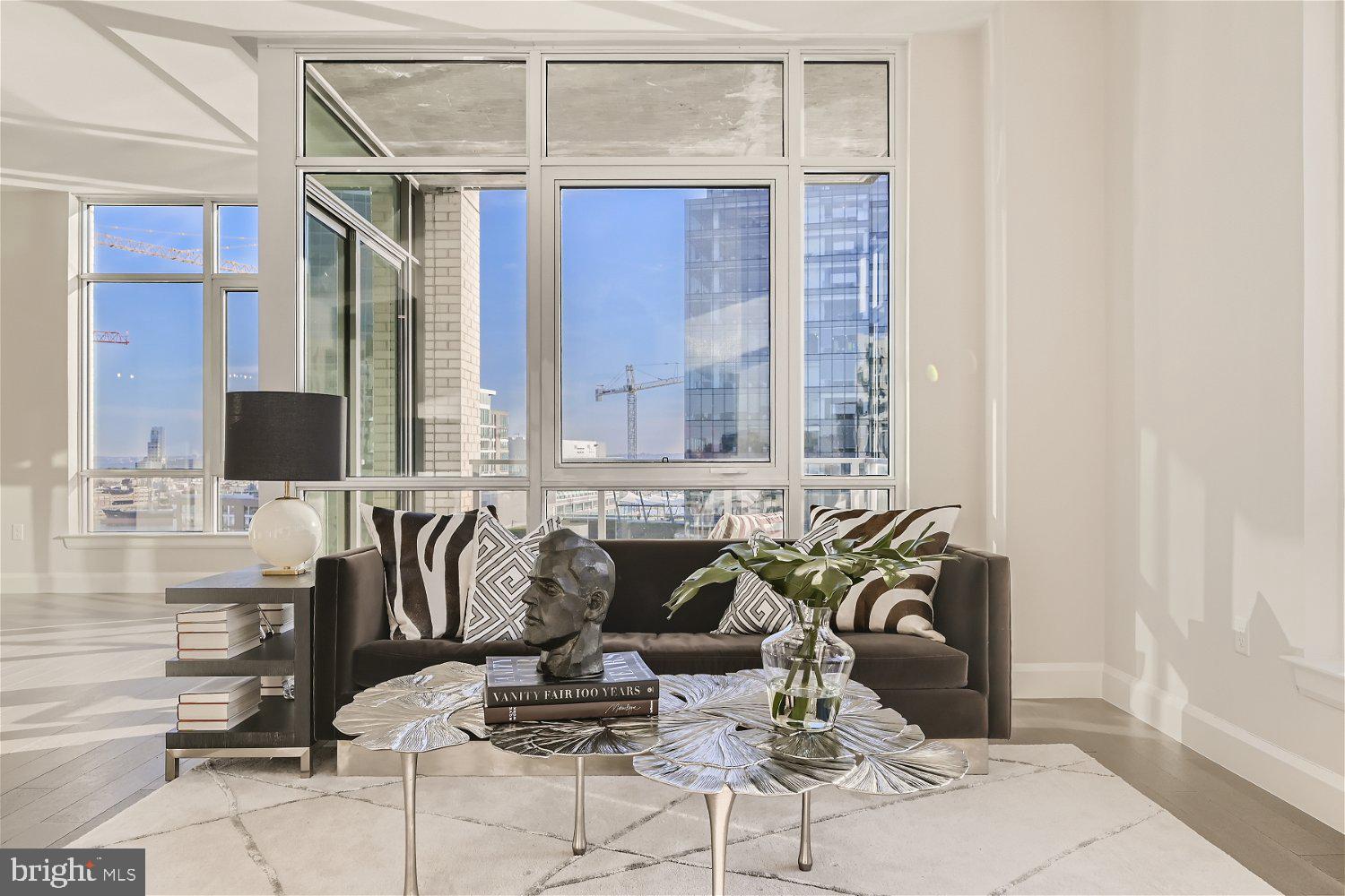 HARBOR EAST - Residential