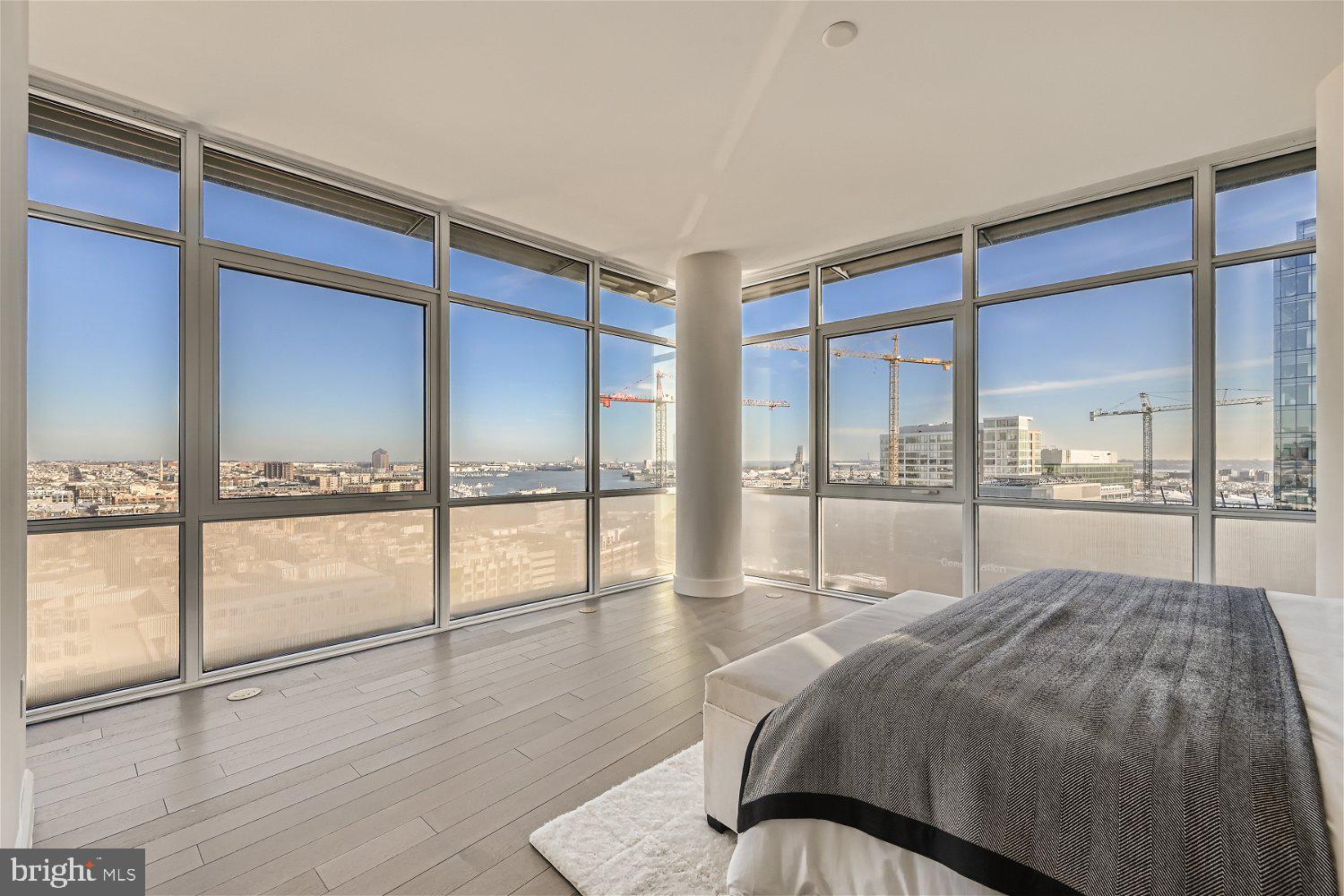 HARBOR EAST - Residential