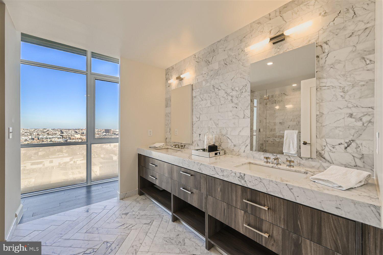 HARBOR EAST - Residential