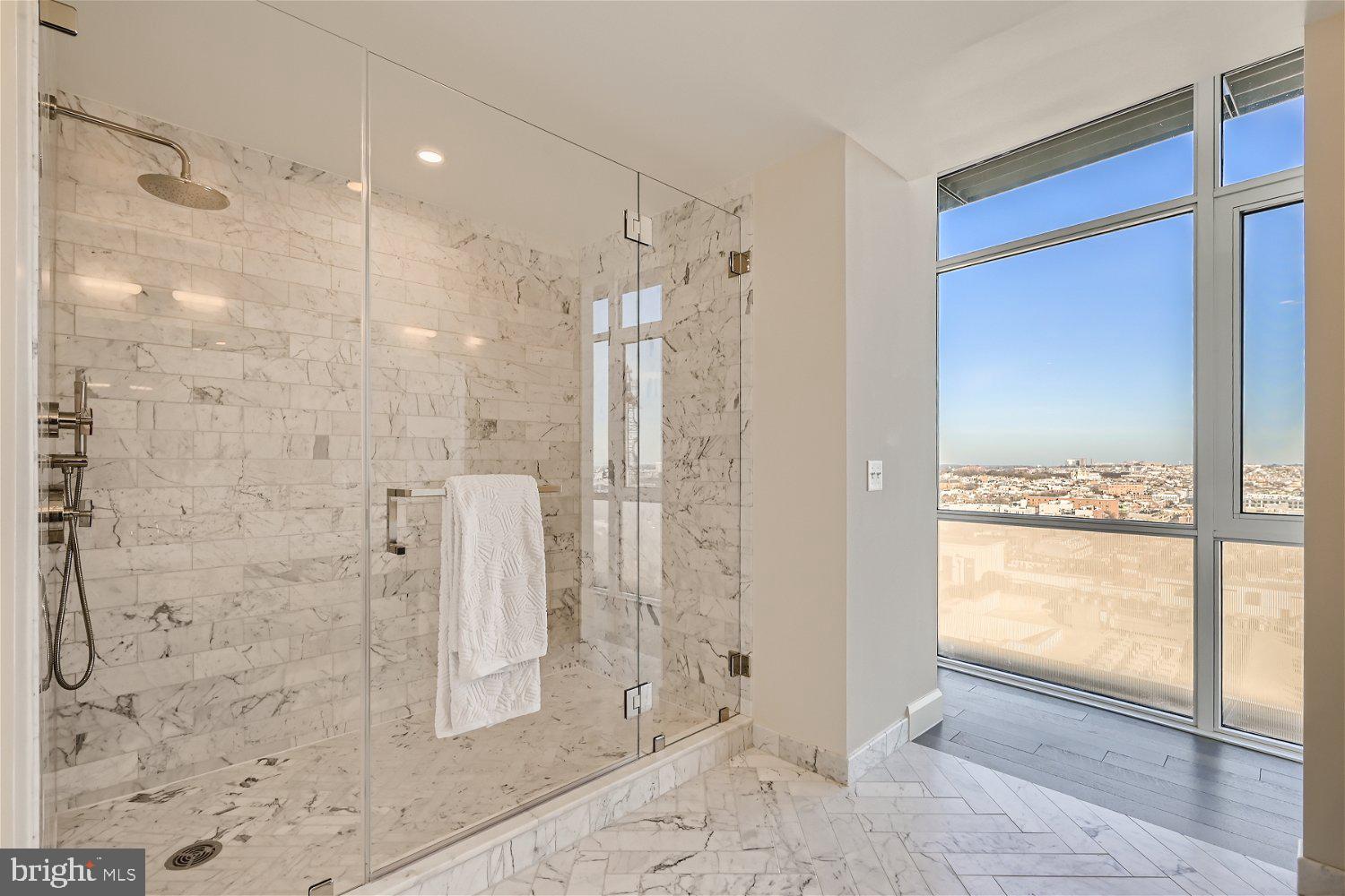 HARBOR EAST - Residential