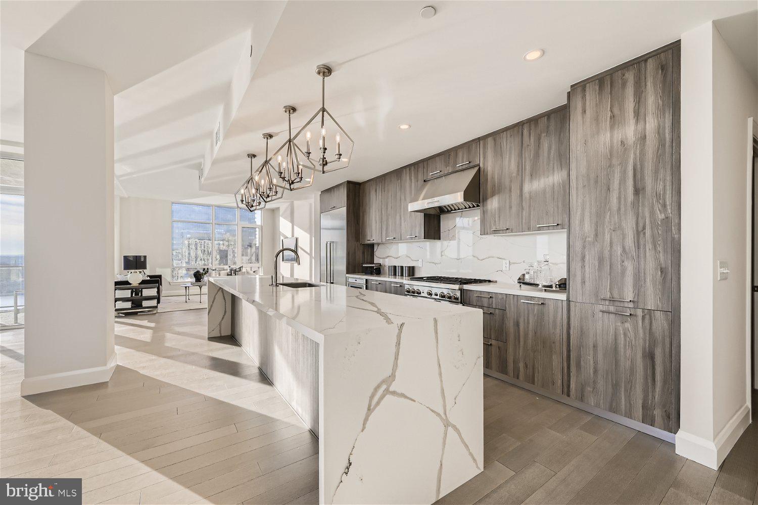 HARBOR EAST - Residential