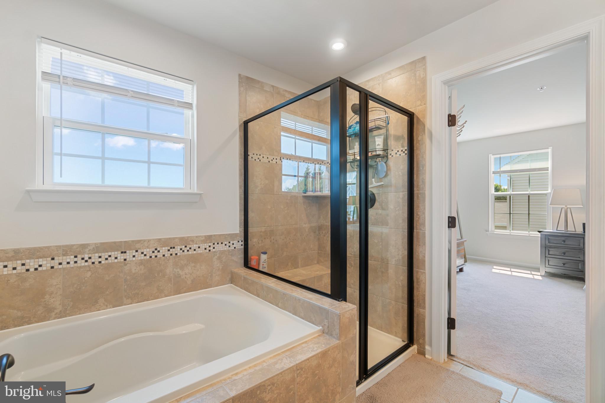 HAWKINS MANOR - Residential