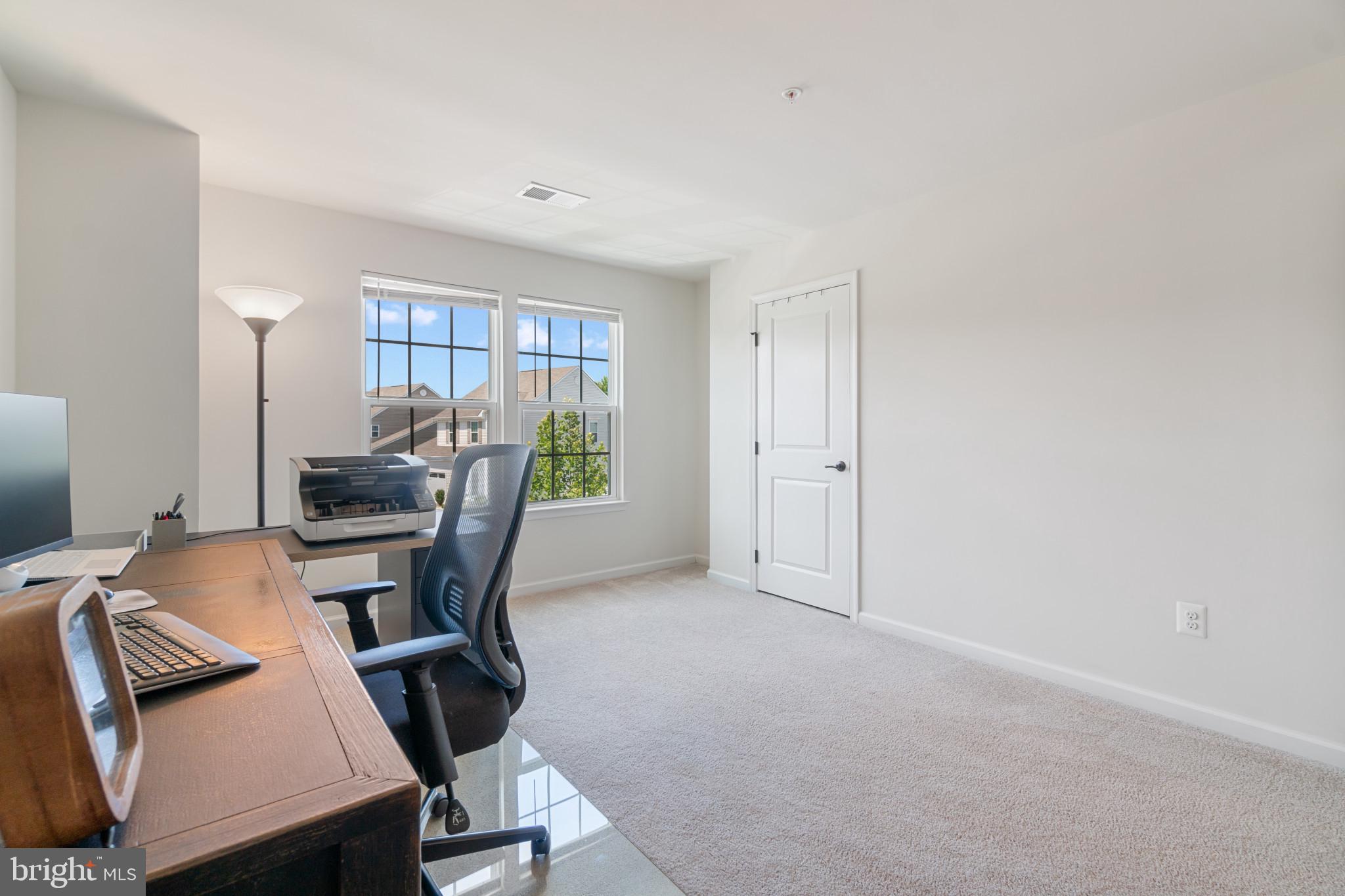 HAWKINS MANOR - Residential