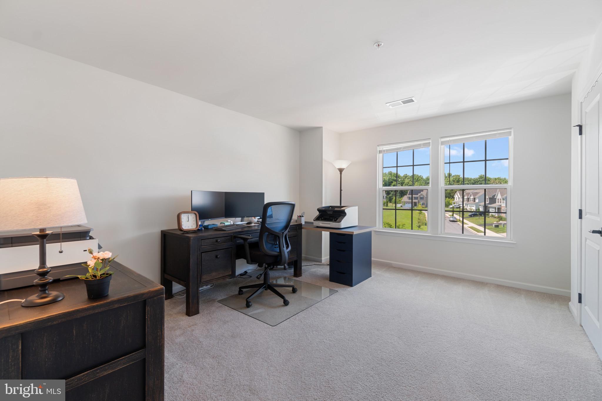 HAWKINS MANOR - Residential