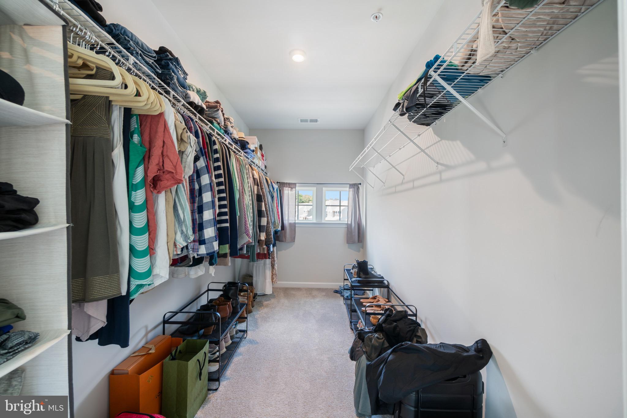 HAWKINS MANOR - Residential