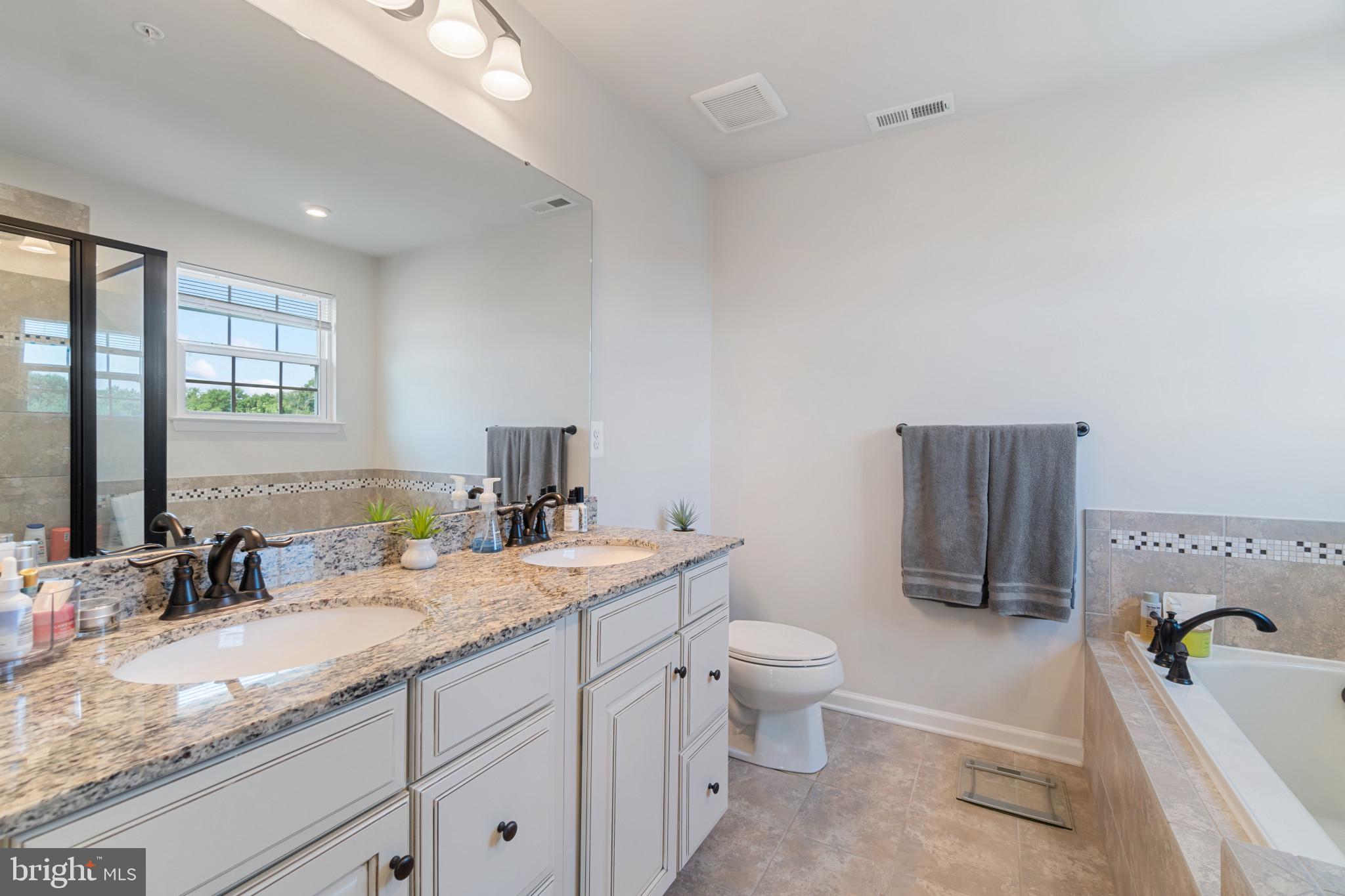 HAWKINS MANOR - Residential