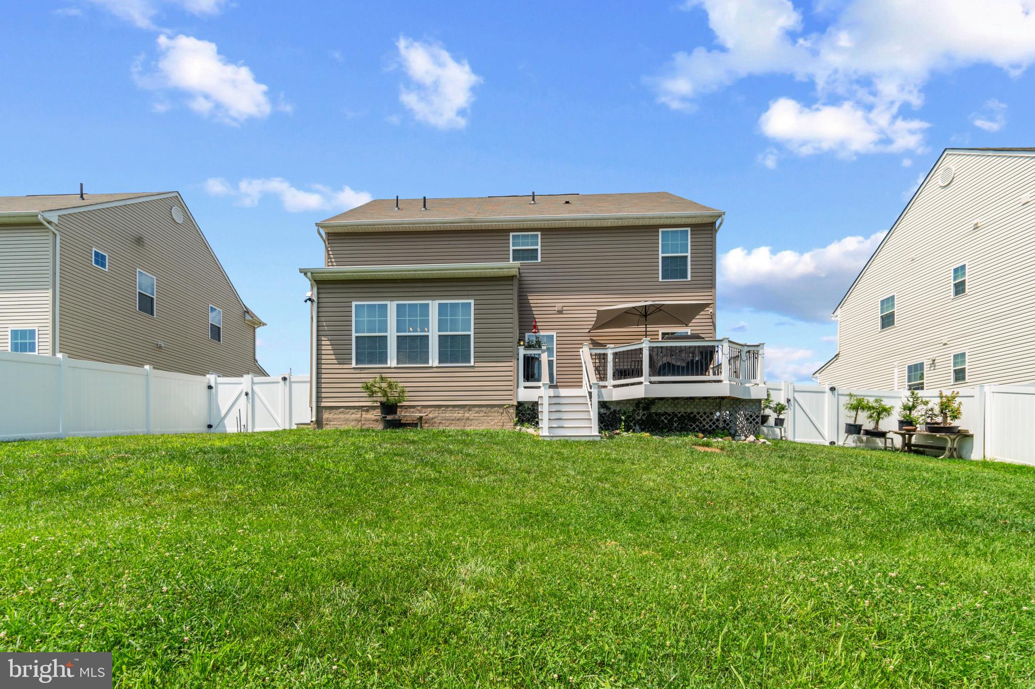 HAWKINS MANOR - Residential