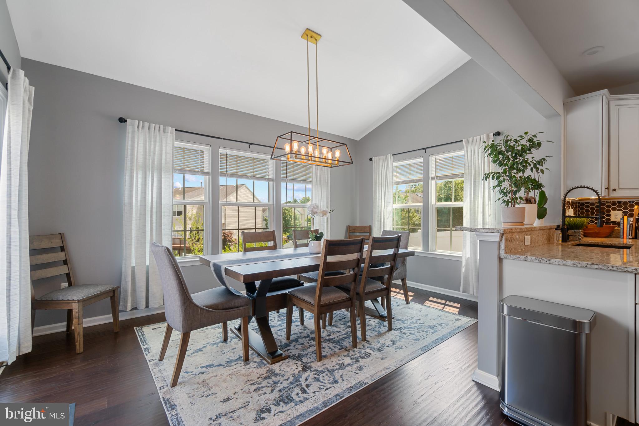 HAWKINS MANOR - Residential