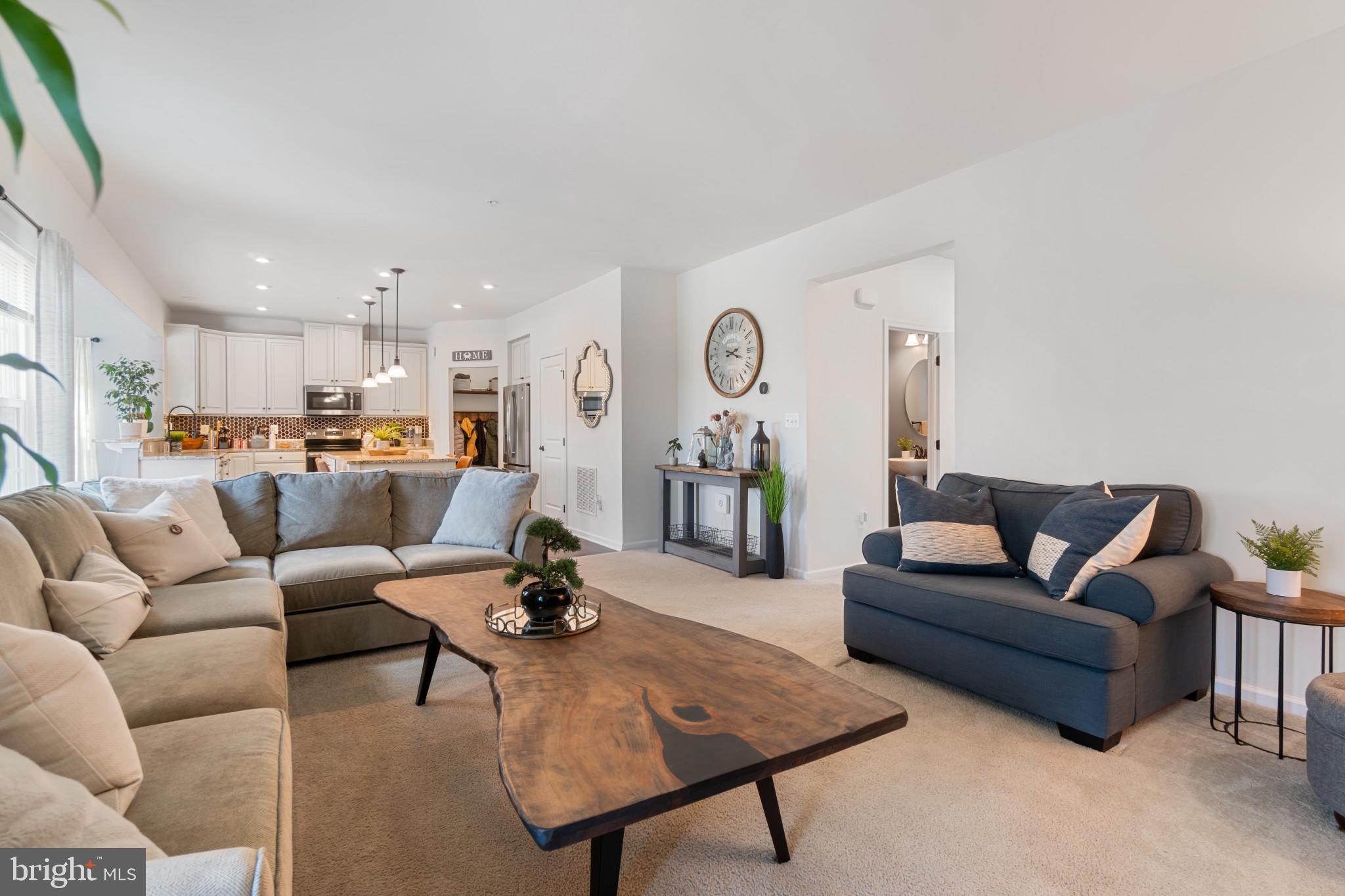 HAWKINS MANOR - Residential