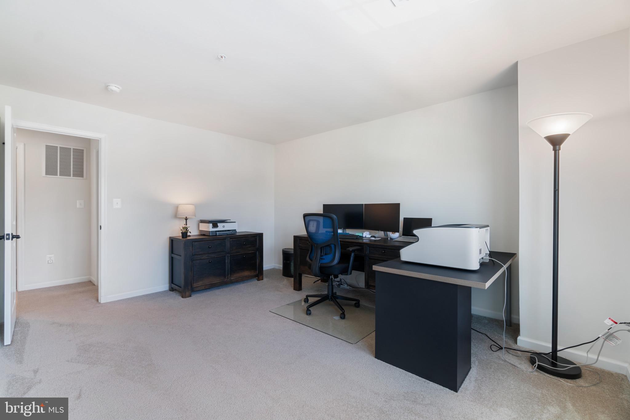 HAWKINS MANOR - Residential