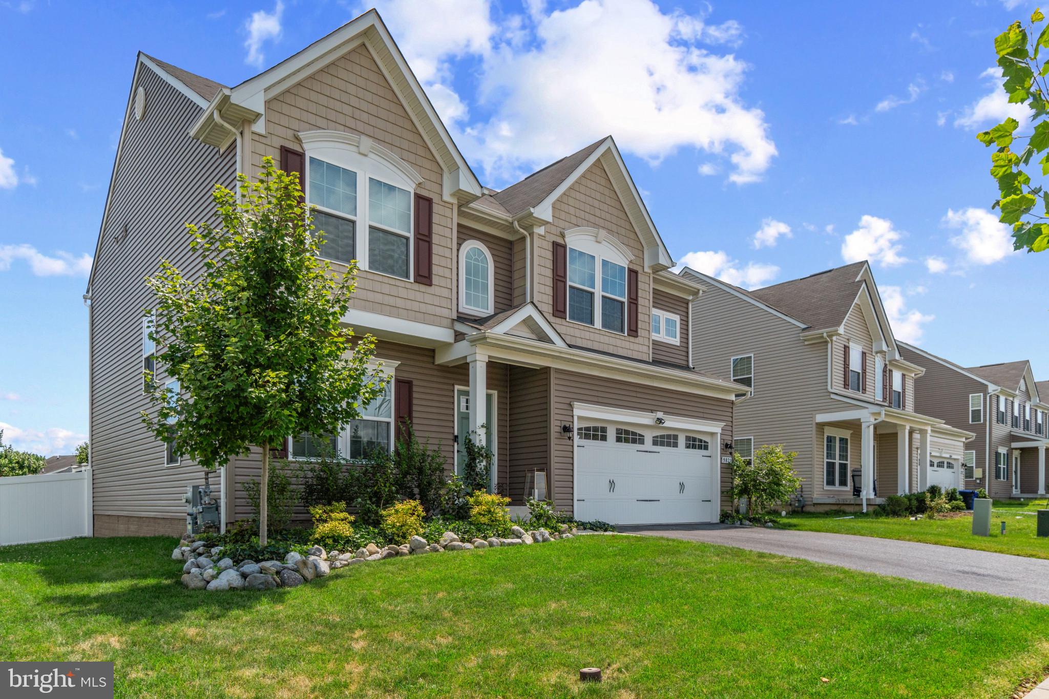 HAWKINS MANOR - Residential