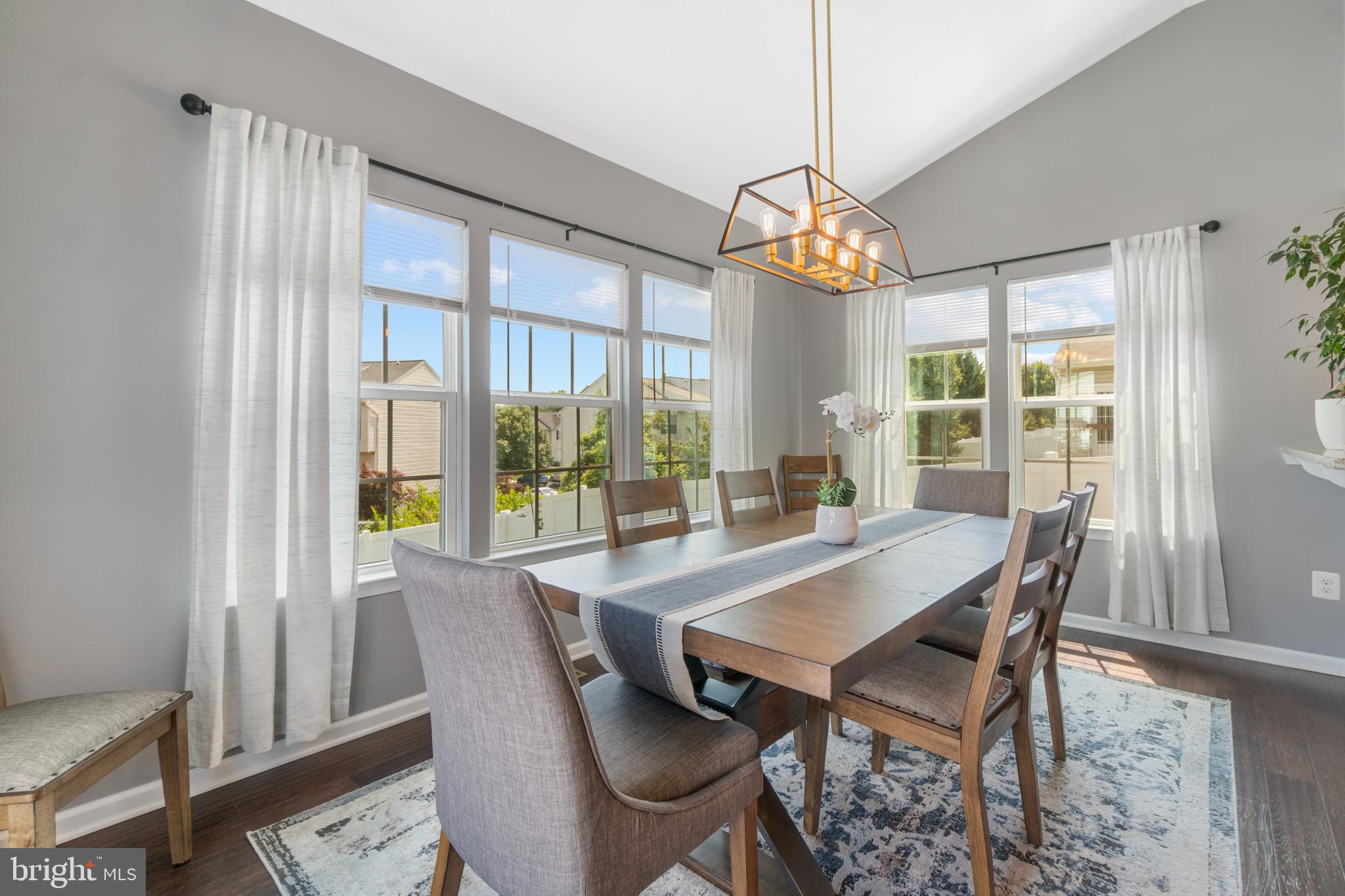 HAWKINS MANOR - Residential