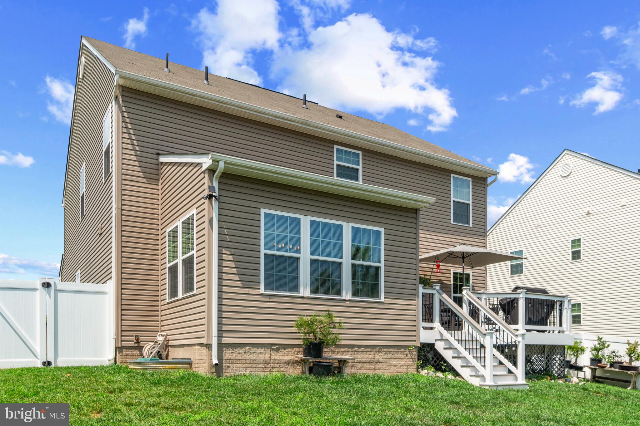 HAWKINS MANOR - Residential