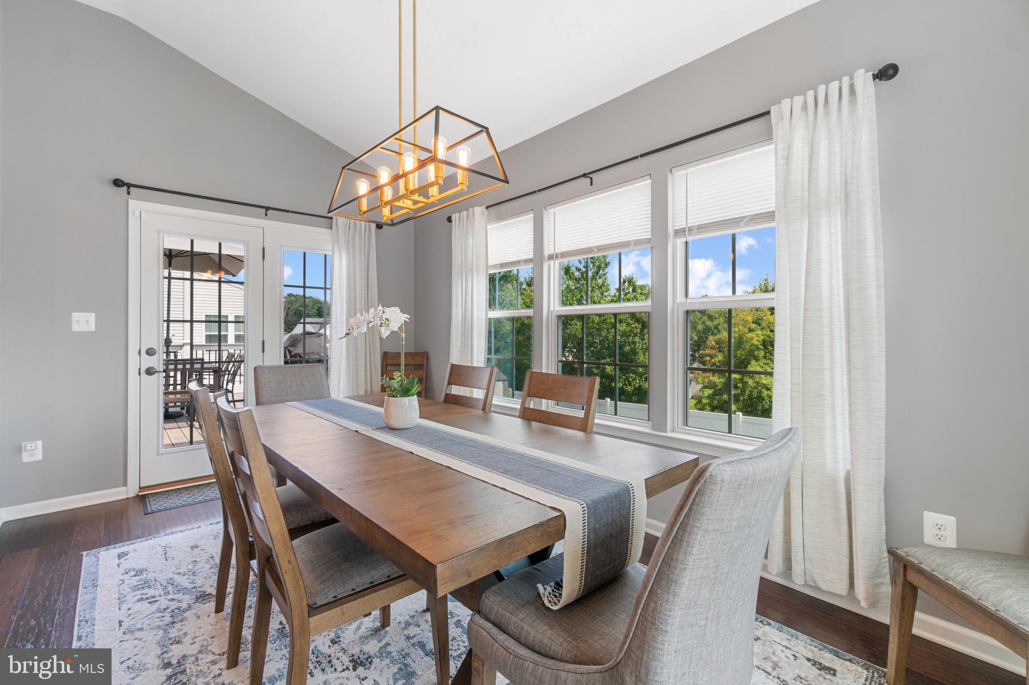 HAWKINS MANOR - Residential