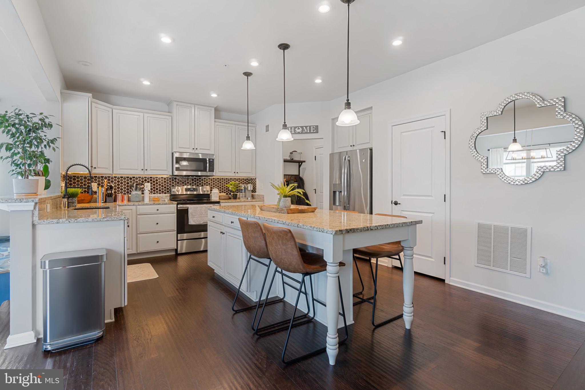 HAWKINS MANOR - Residential