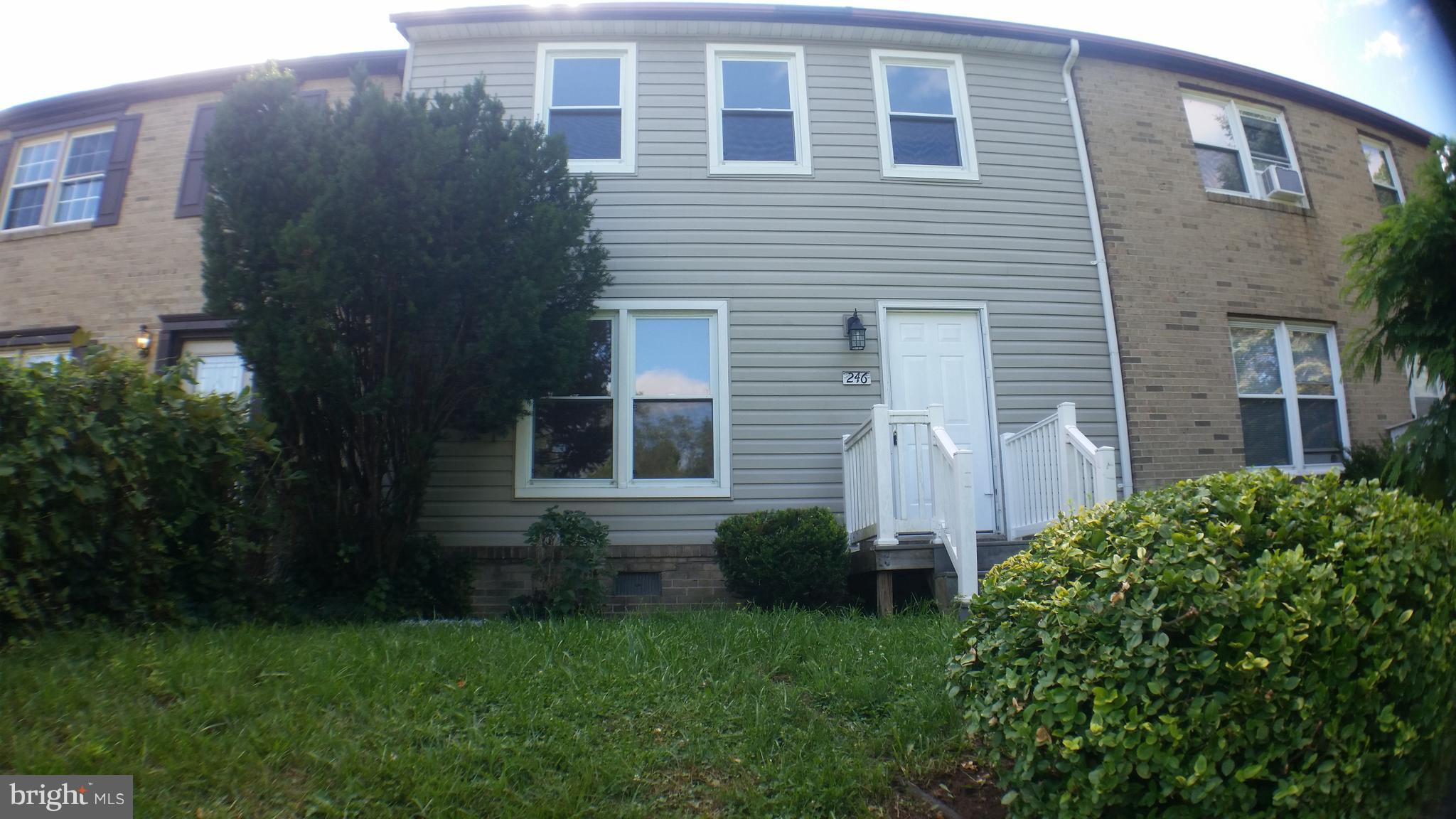 BRIARWOOD - Residential Lease