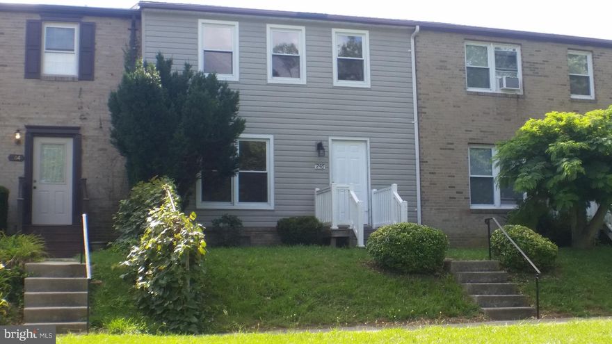 Freshly painted along with new carpet & vinyl. Interior town house unit, kitchen/dining room combo, rear deck, fenced in back yard, storage shed, close to town, Marc train and shopping.