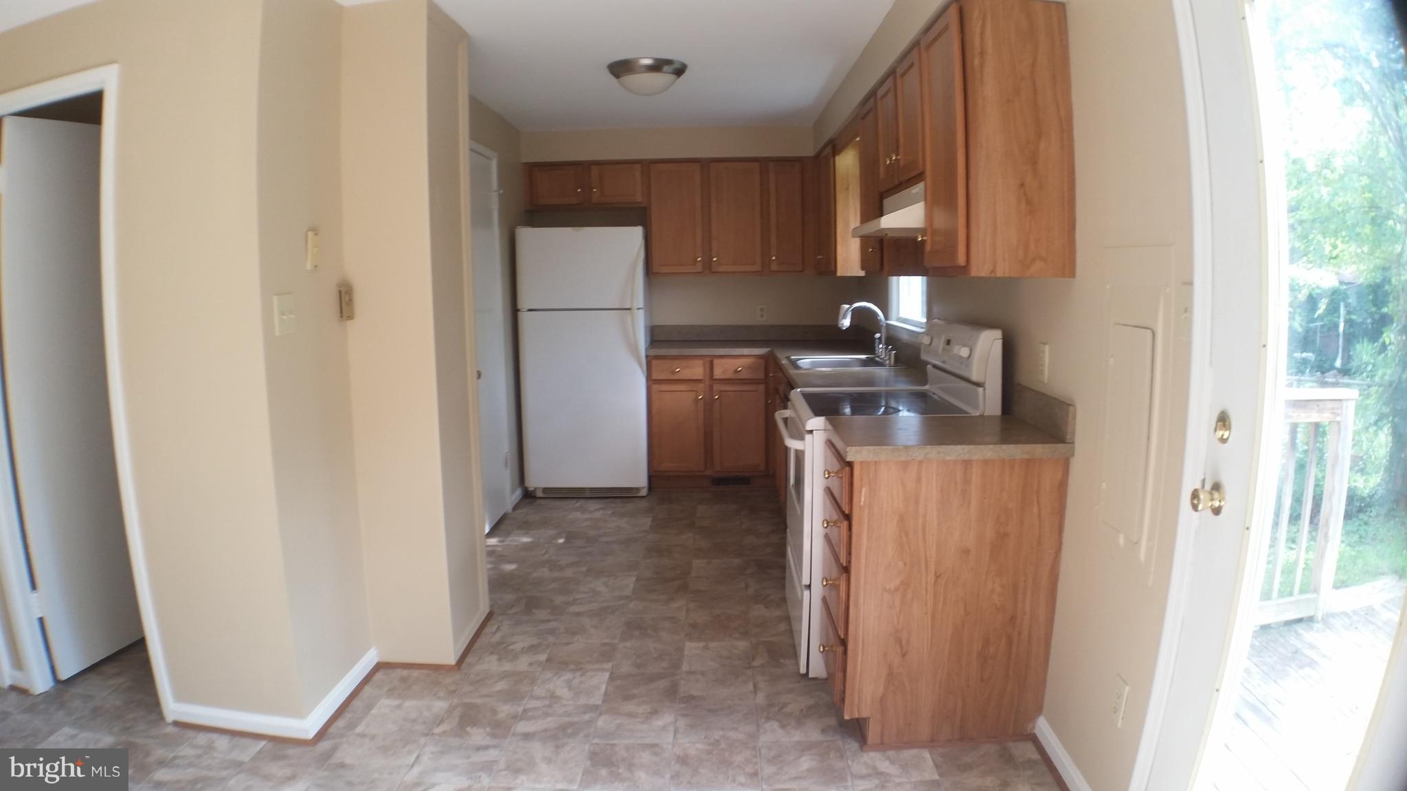 BRIARWOOD - Residential Lease