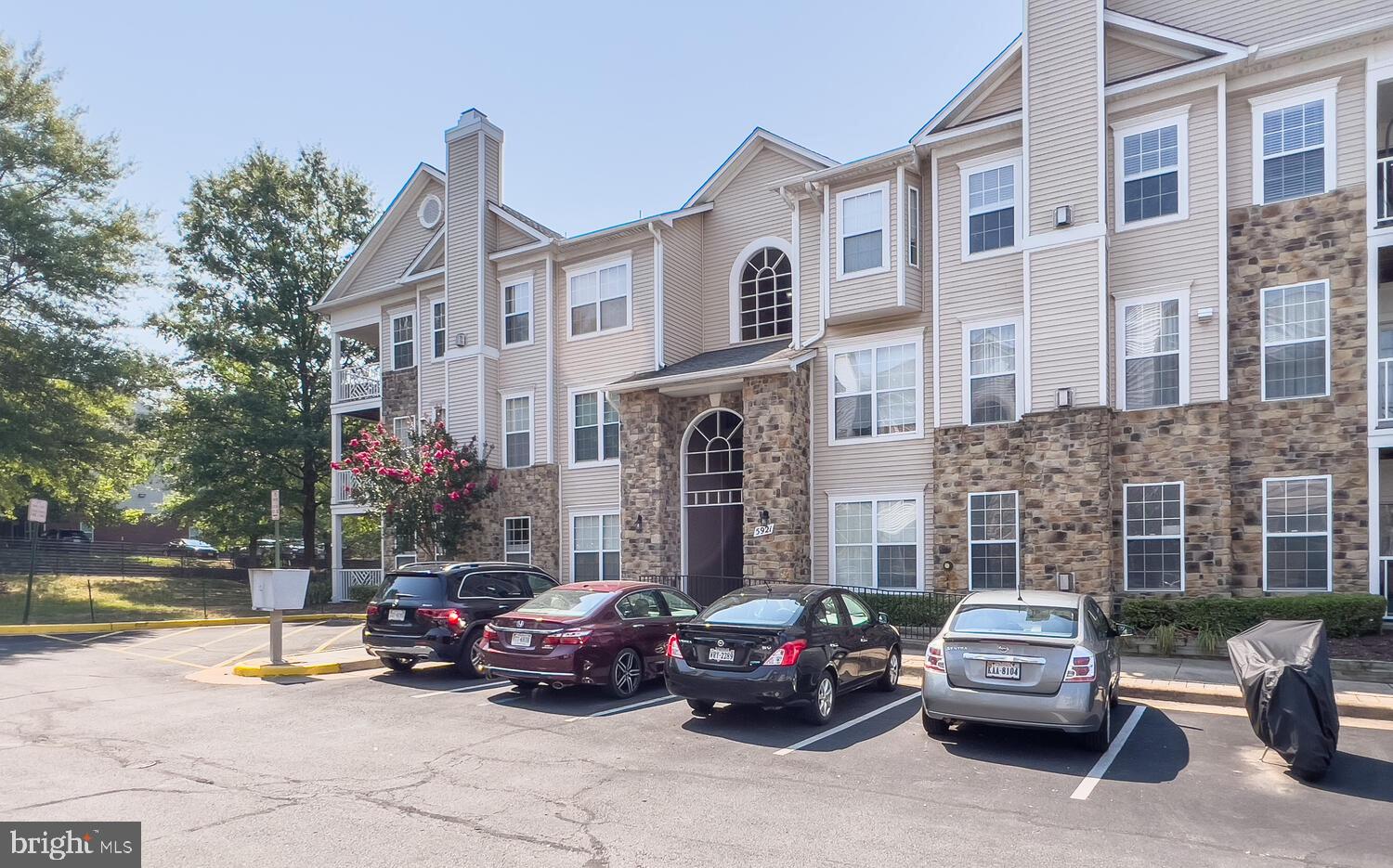 5921 FOUNDERS CROSSING COURT 102