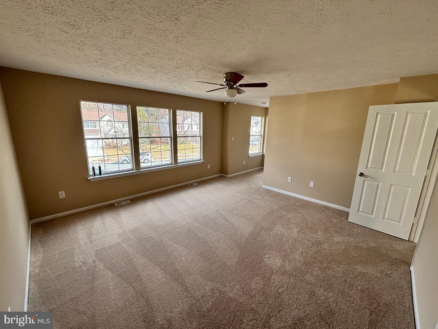 THE PROVINCES - Residential