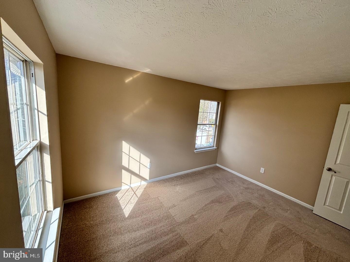 THE PROVINCES - Residential