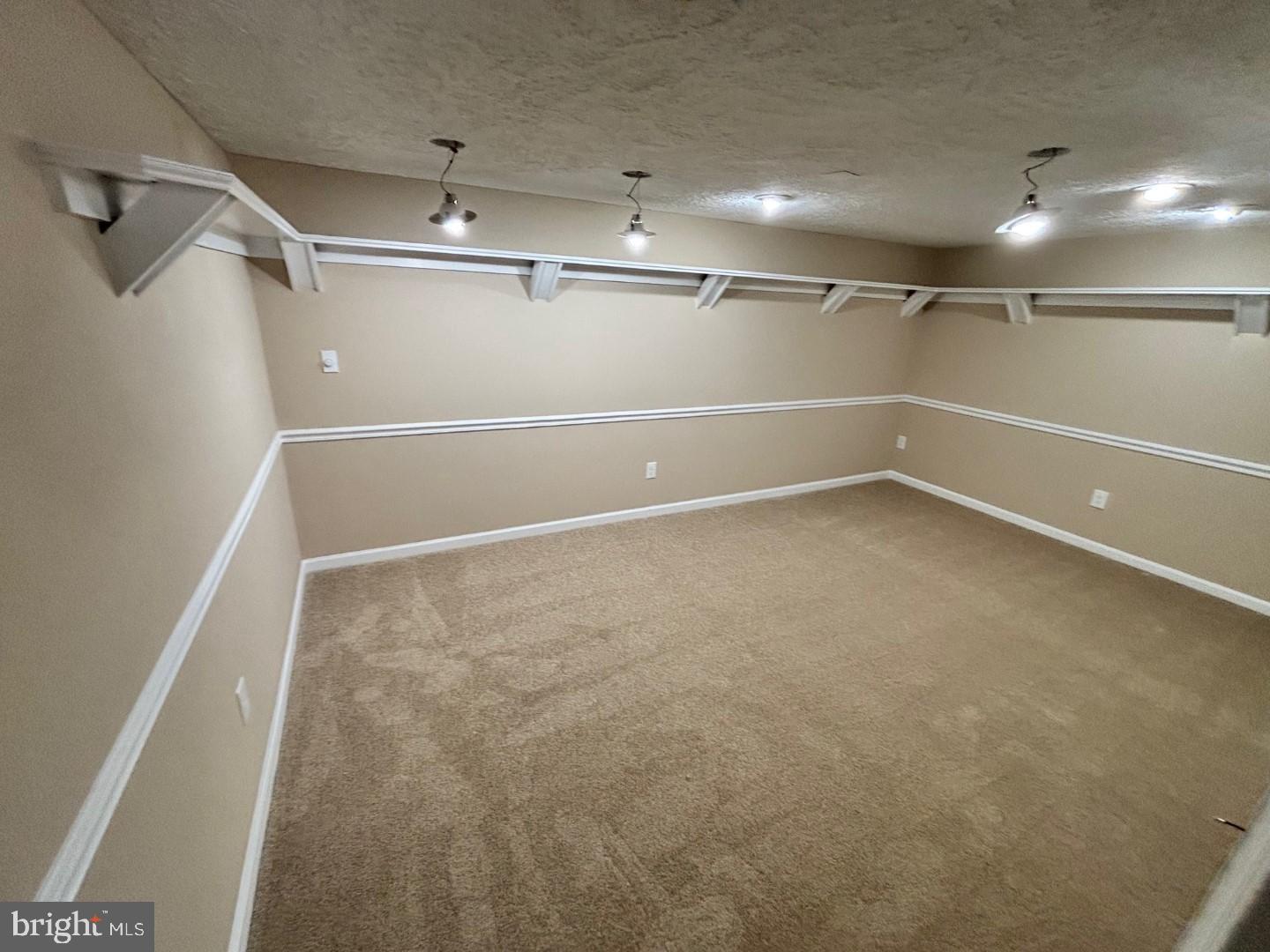 THE PROVINCES - Residential