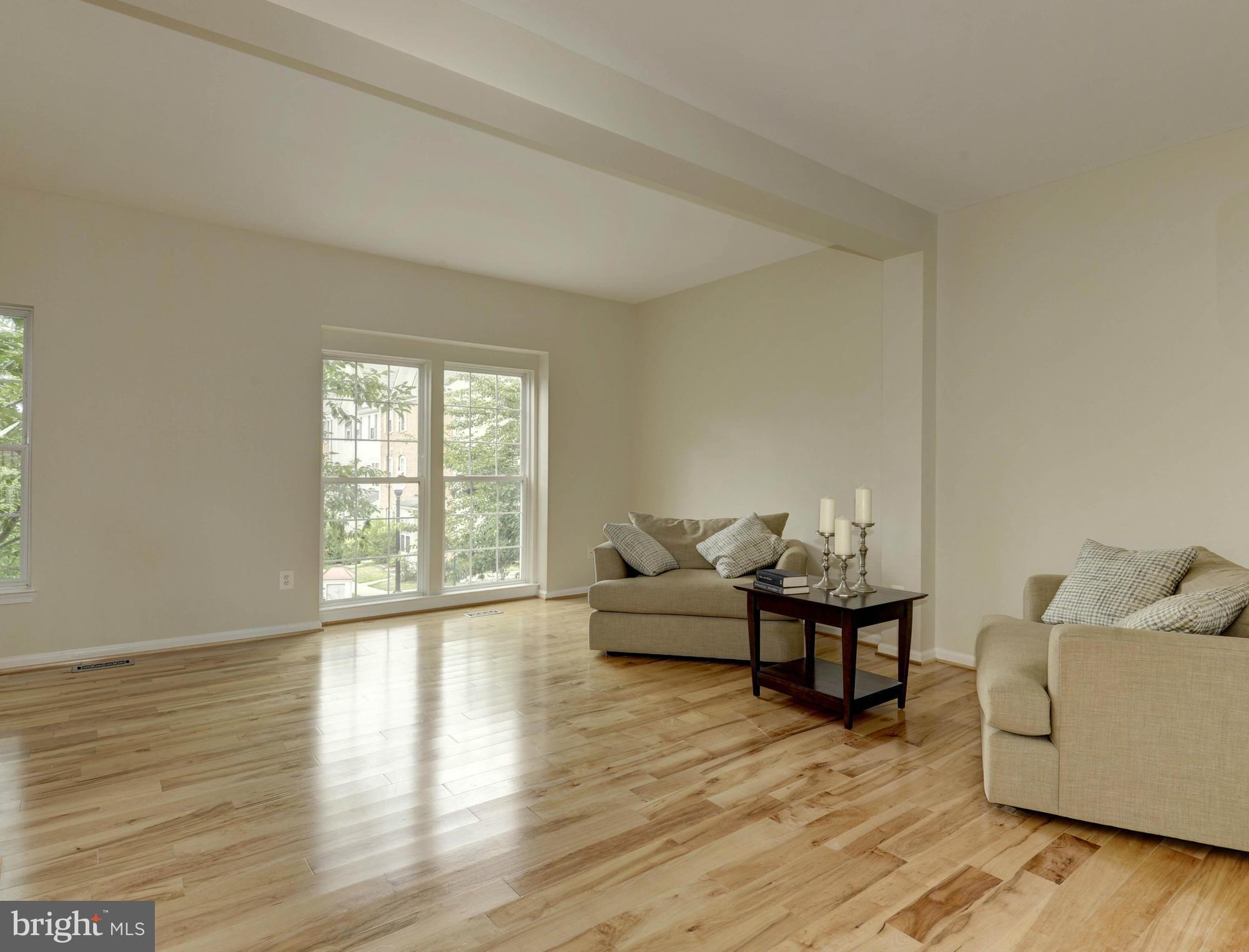 SOUTH RIDING - Residential