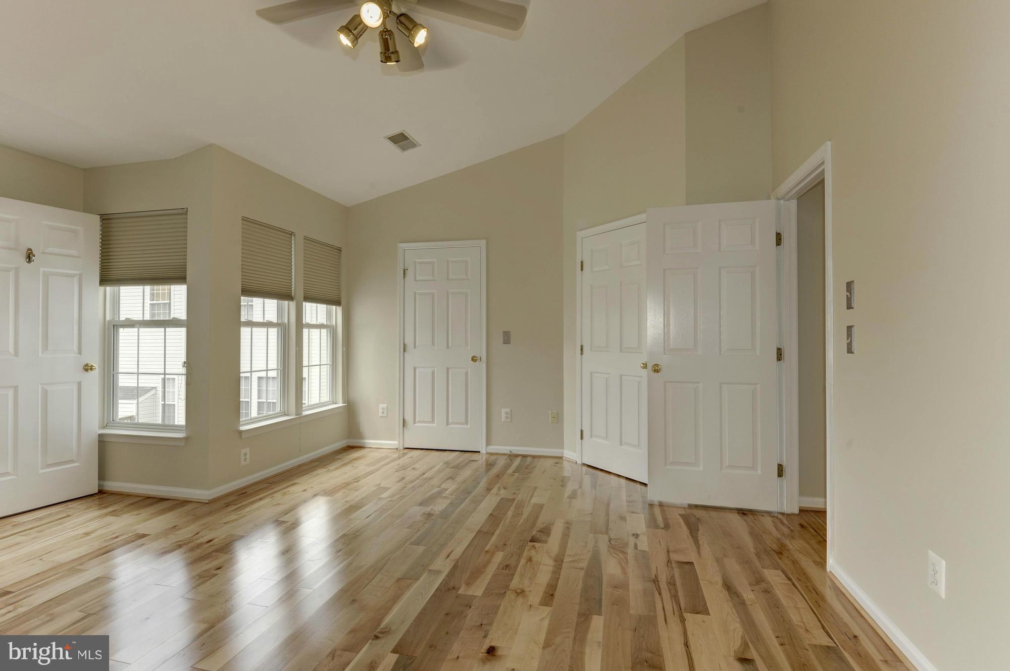 SOUTH RIDING - Residential