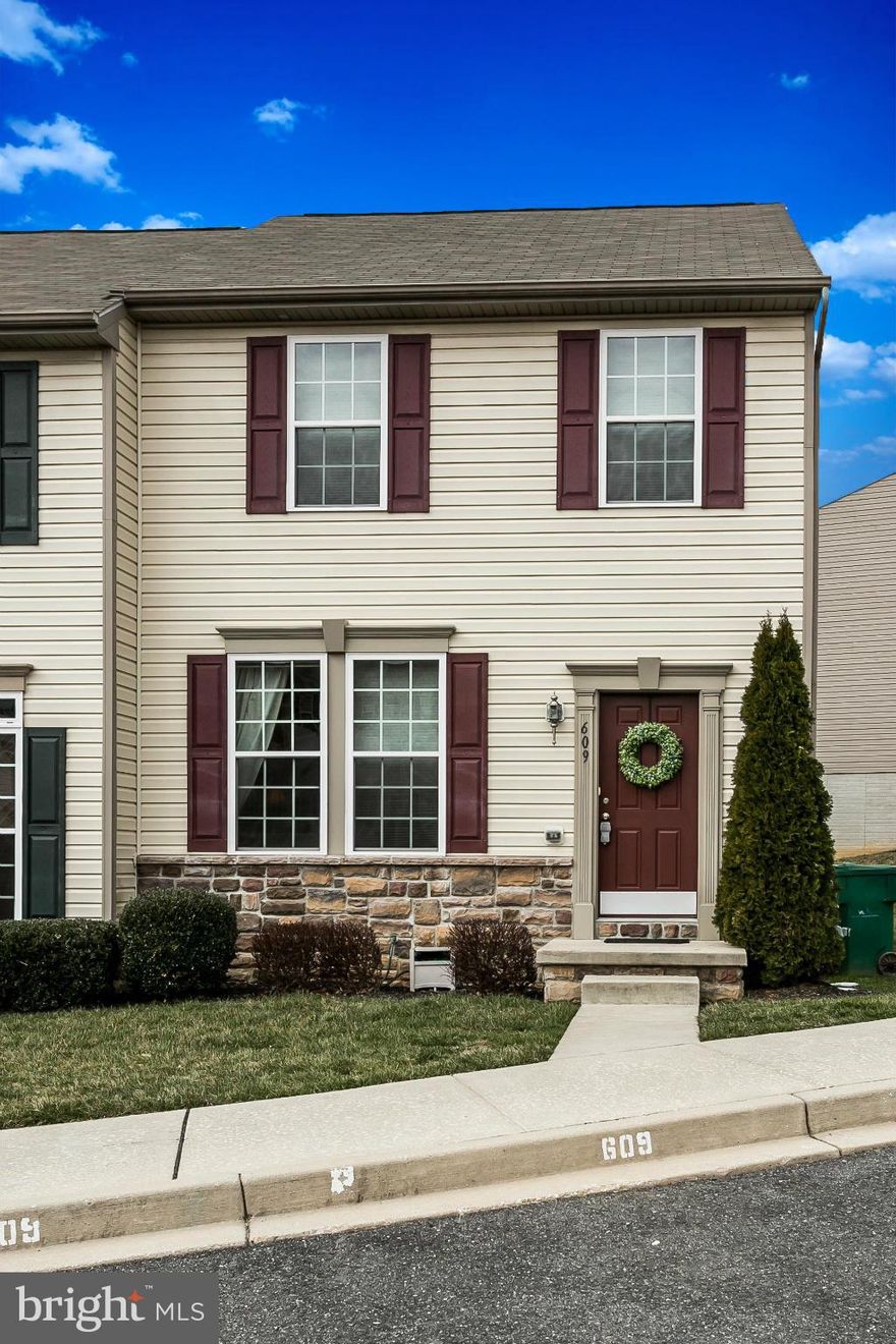 SEE 3D TOUR!  "LIKE NEW!" Beautiful end of group Townhome w/ 3 Level bump out! Spacious Kitchen w/ 42" Cherry Tone Cabinets, custom  Backsplash, Energy Star apps. Breakfast Rm & Sunroom! Backs to open space! Fantastic Master Suite w/ WI Closets & Bath w/ Soaking Tub & Double Sinks. Tastefully Decorated Thruout.  Amenities include  Community Pool, Club House, Fitness Center.