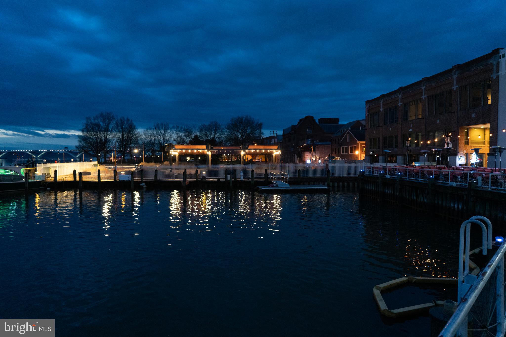 TORPEDO FACTORY - Residential Lease