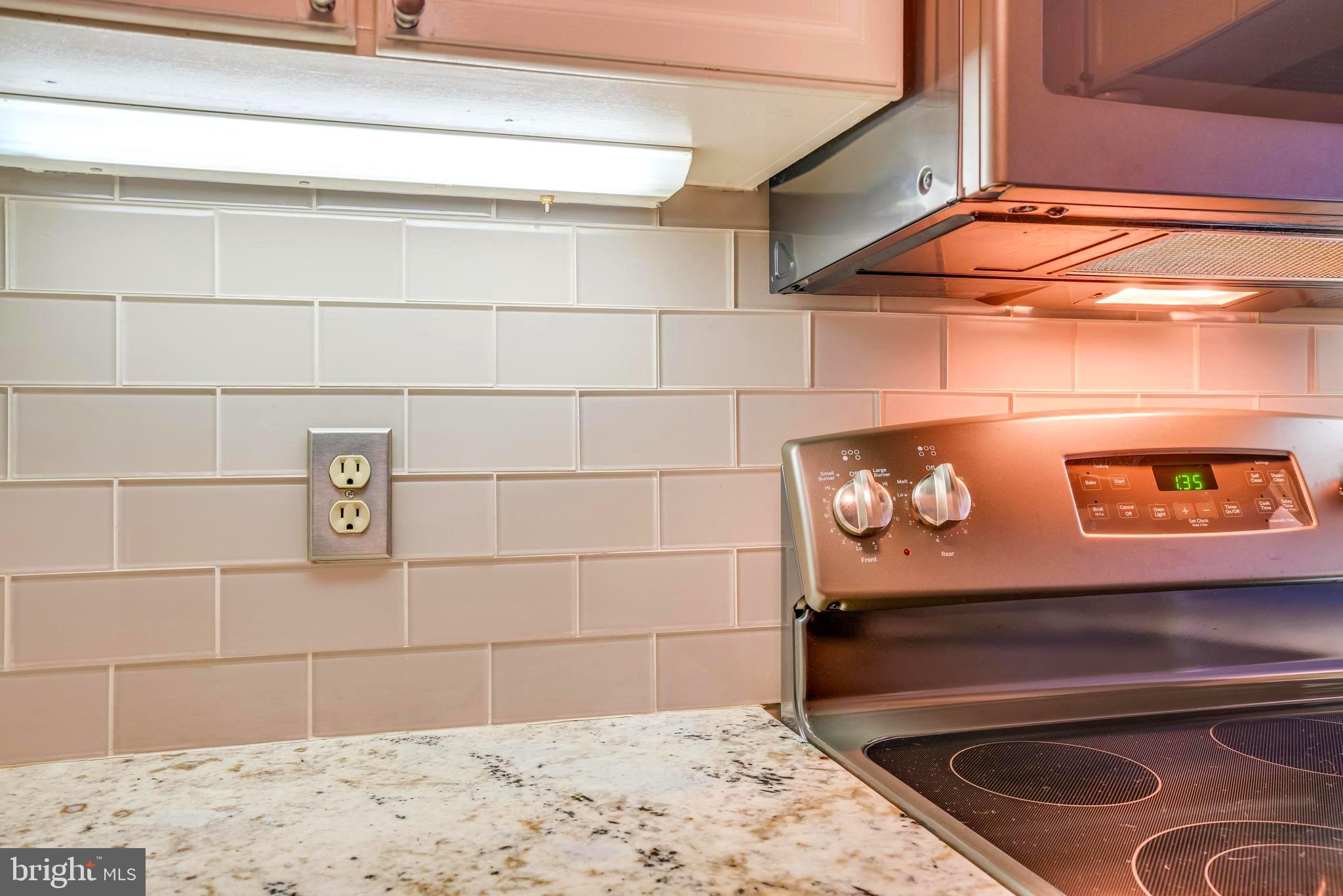 TORPEDO FACTORY - Residential Lease