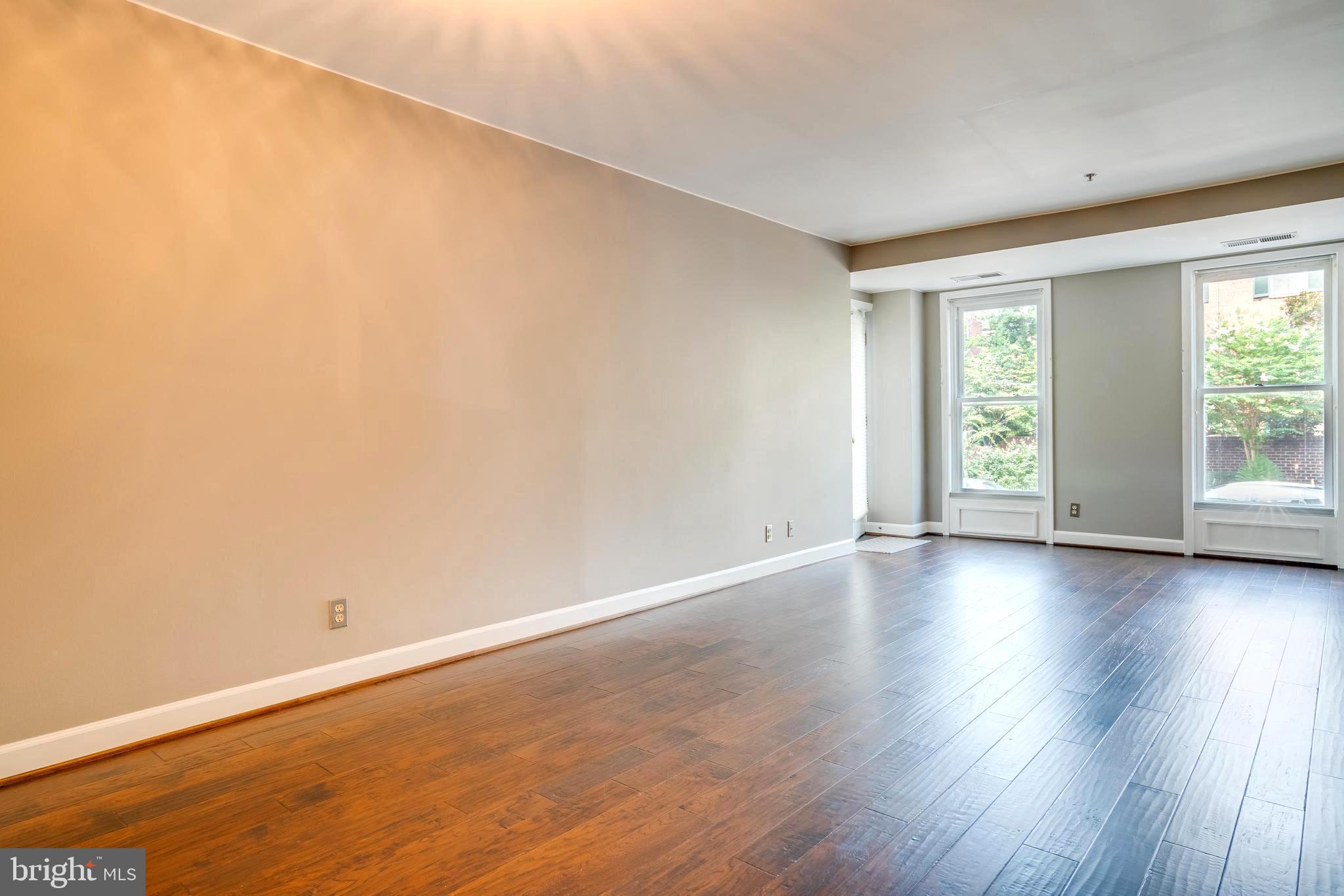 TORPEDO FACTORY - Residential Lease