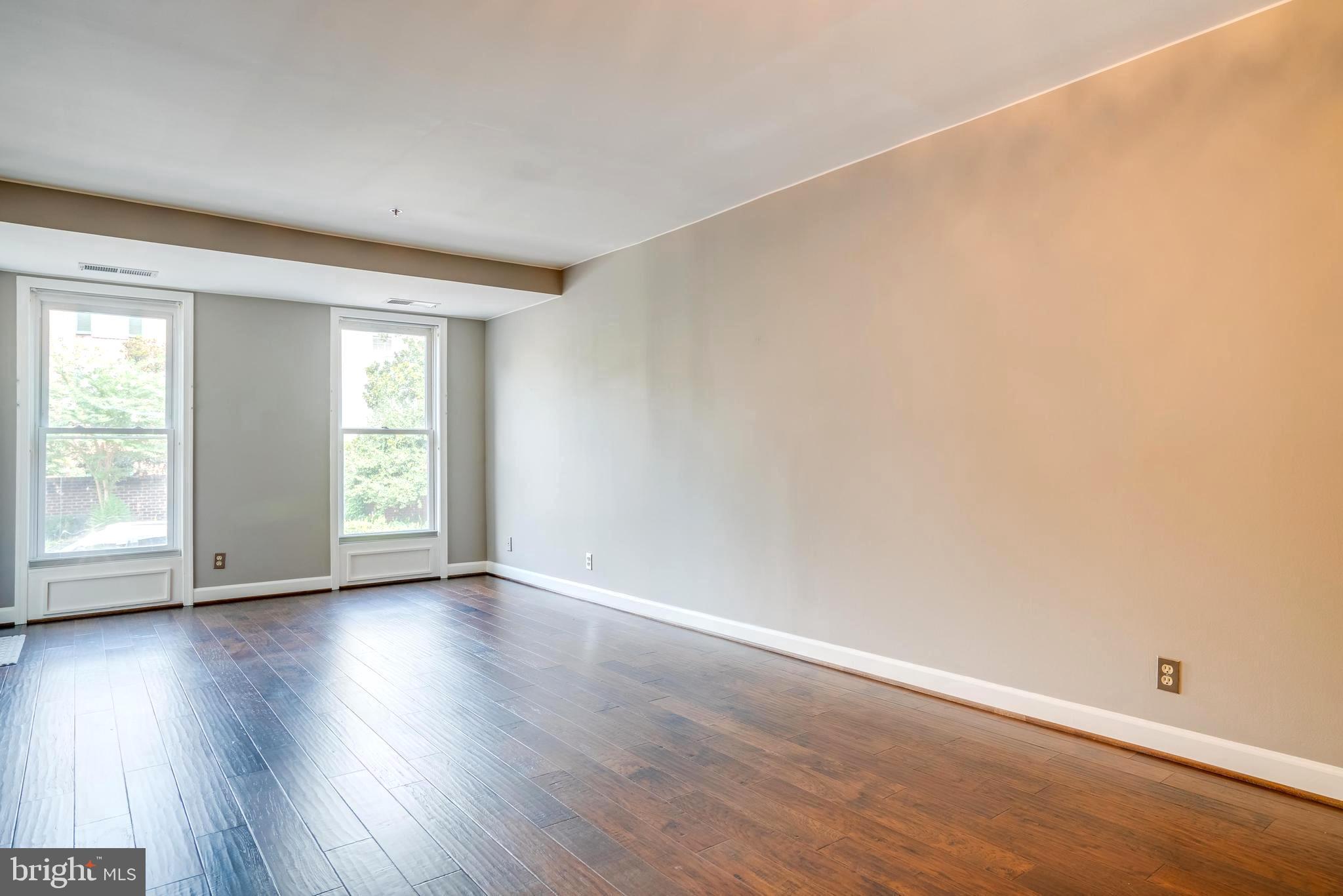 TORPEDO FACTORY - Residential Lease