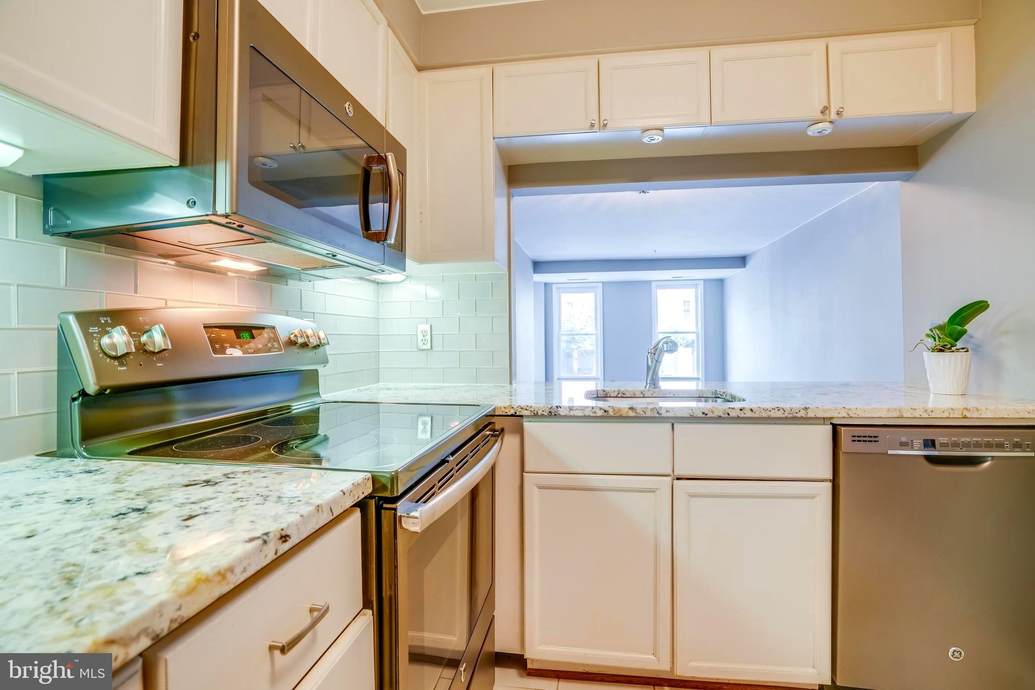 TORPEDO FACTORY - Residential Lease