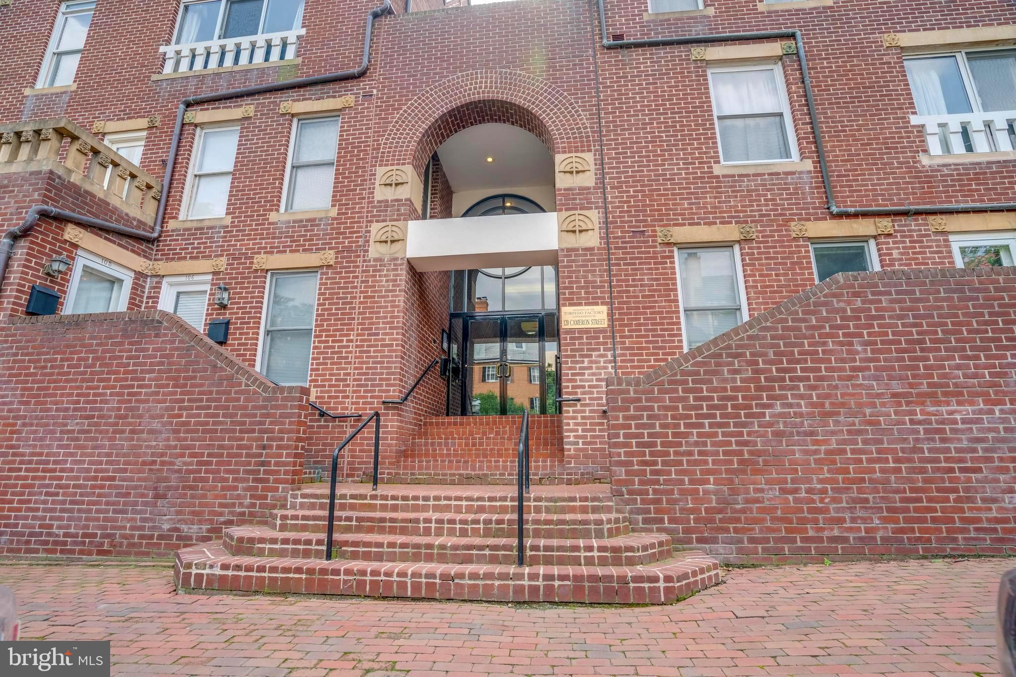 TORPEDO FACTORY - Residential Lease