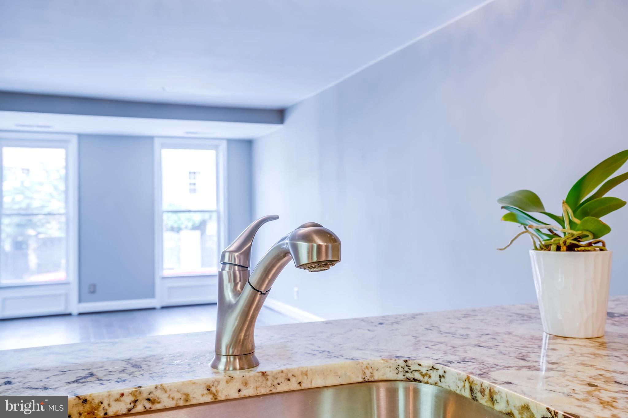 TORPEDO FACTORY - Residential Lease