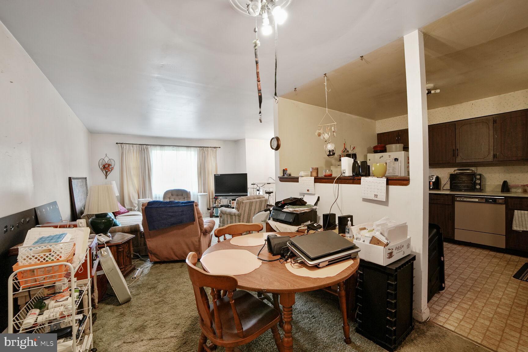 WALNUT HILL - Residential