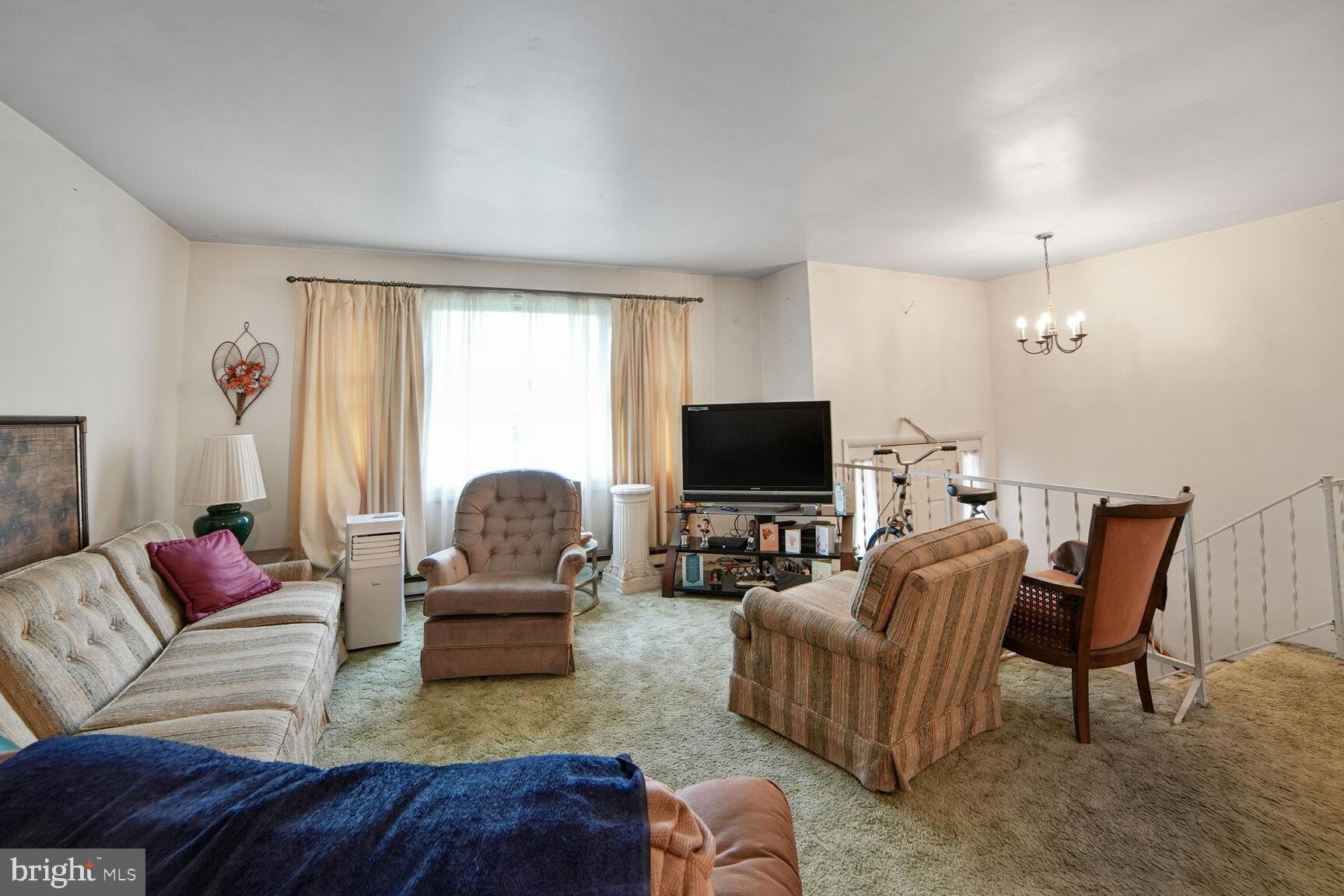 WALNUT HILL - Residential