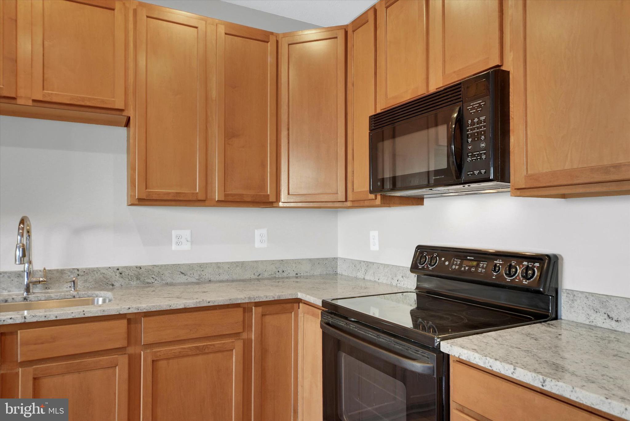 EATON SQUARE - Residential Lease